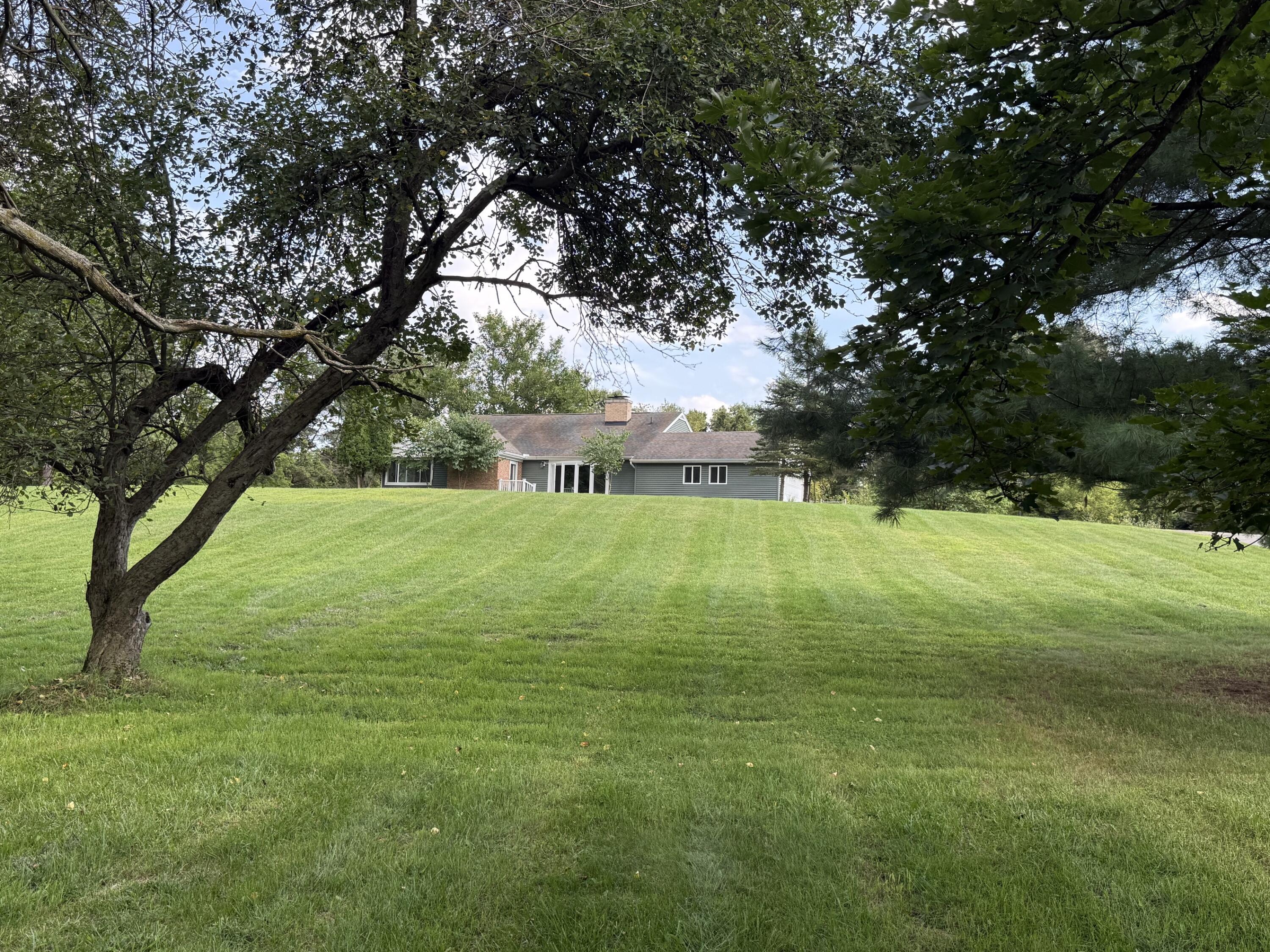 1122 W Green Street Property Photo 45