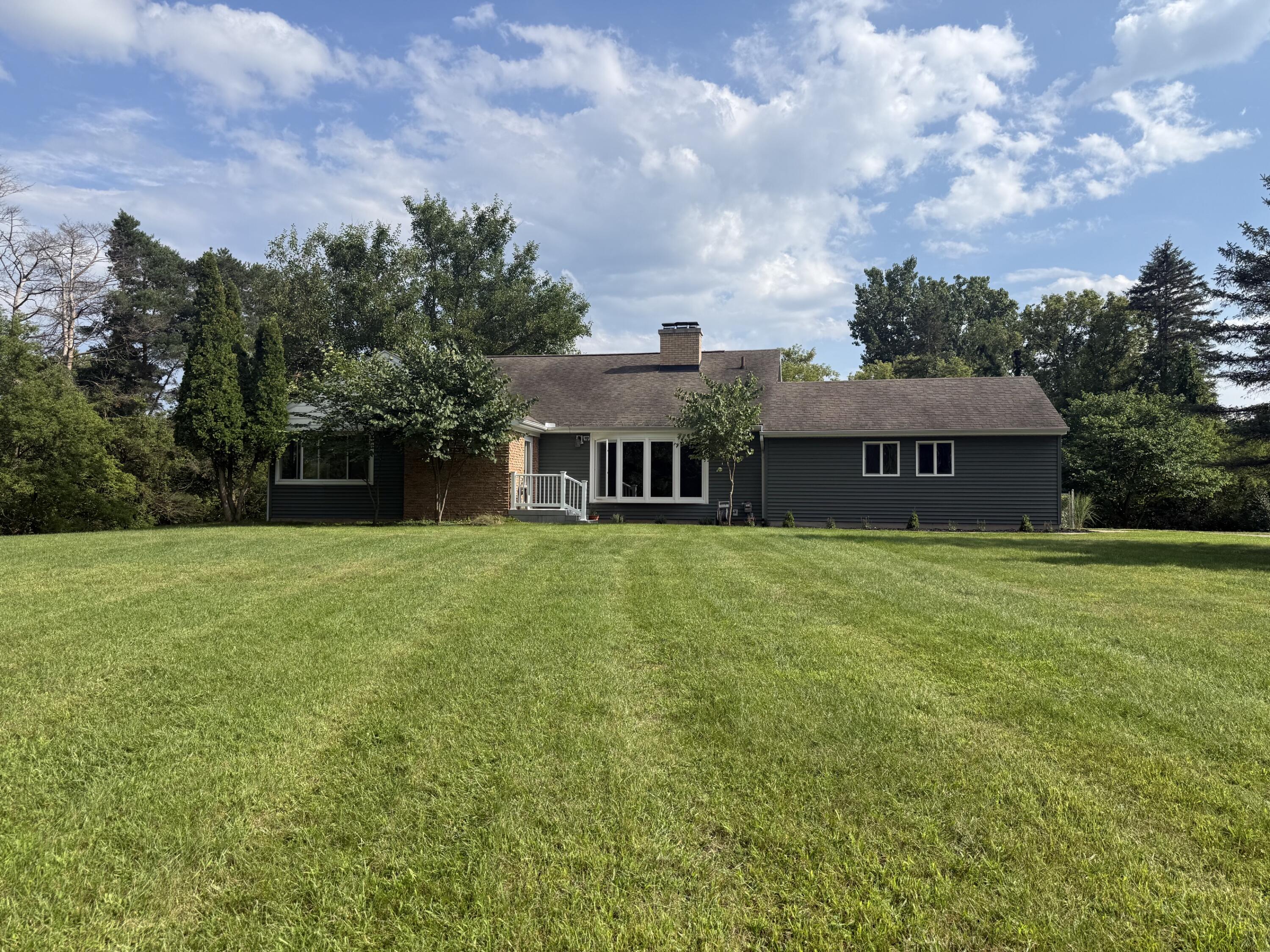 1122 W Green Street Property Photo 46