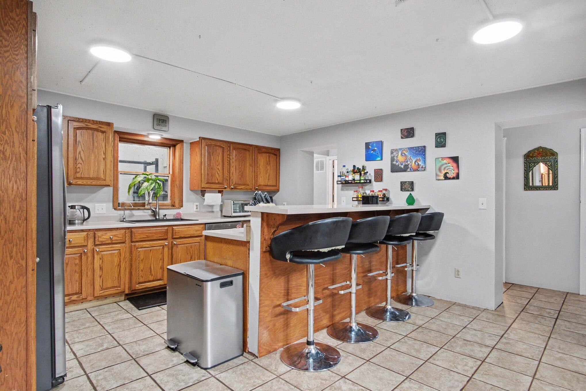 332 N Warner Avenue Property Photo 16