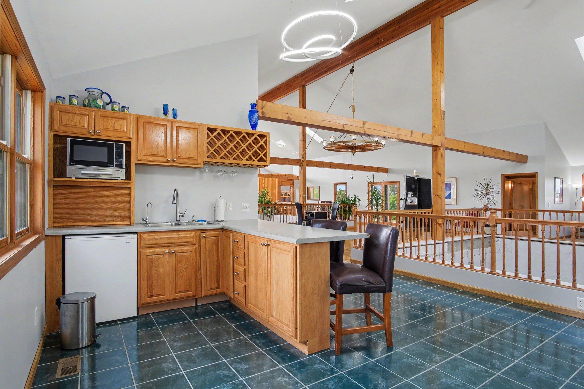 332 N Warner Avenue Property Photo 21