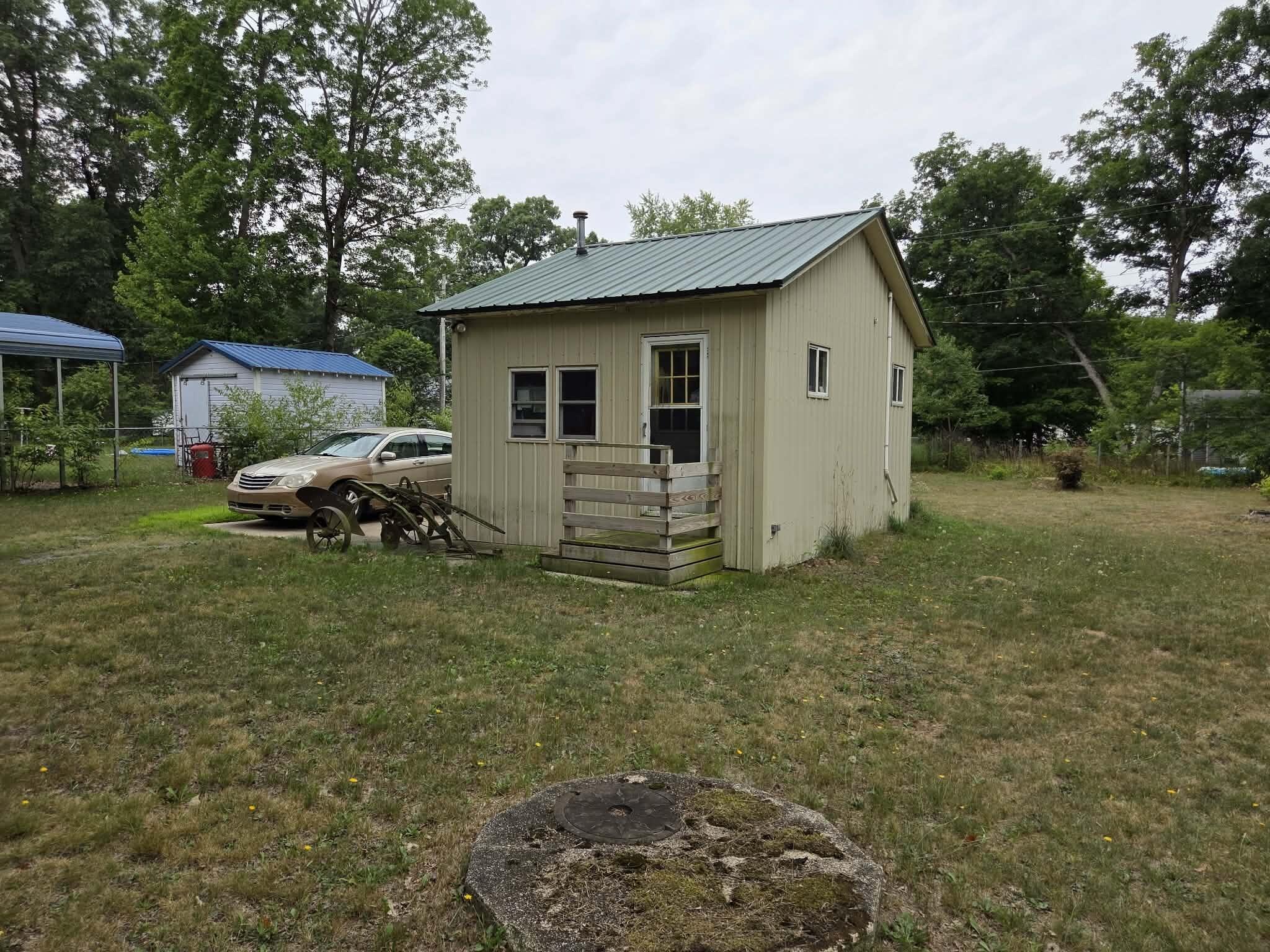 931 S Pierce Road Property Photo 2