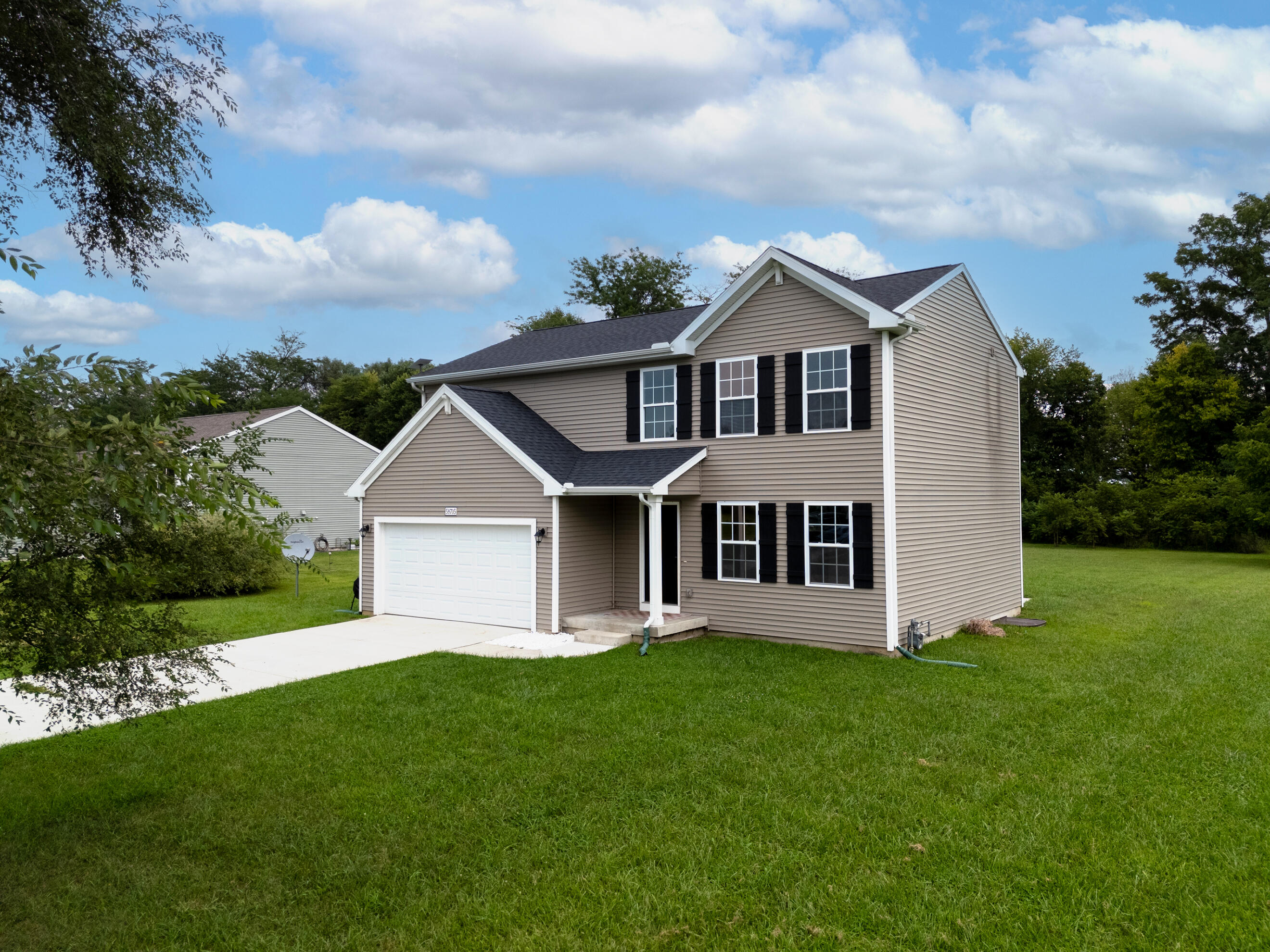 58705 Pond View Lane Property Photo 2