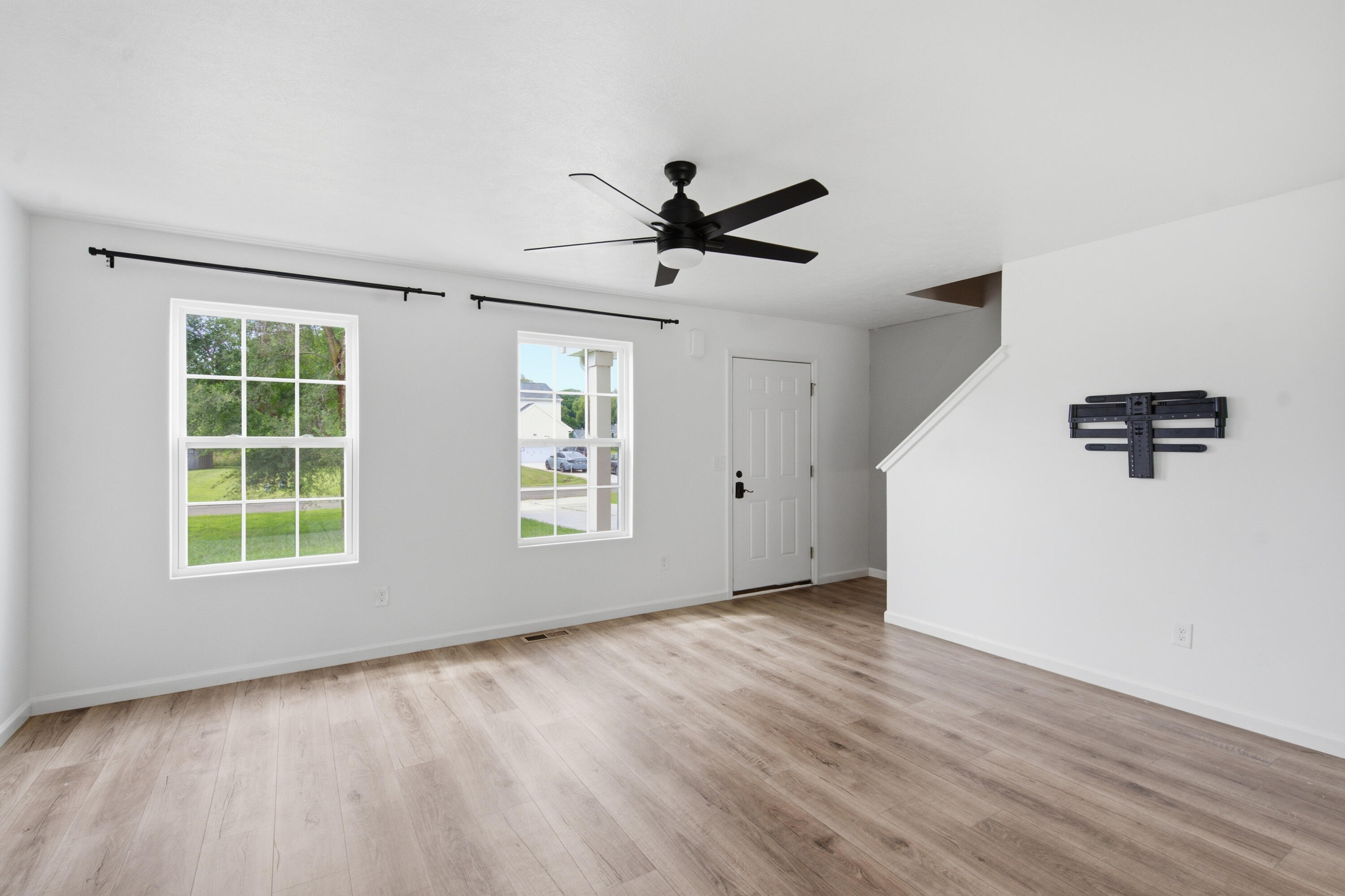 58705 Pond View Lane Property Photo 7