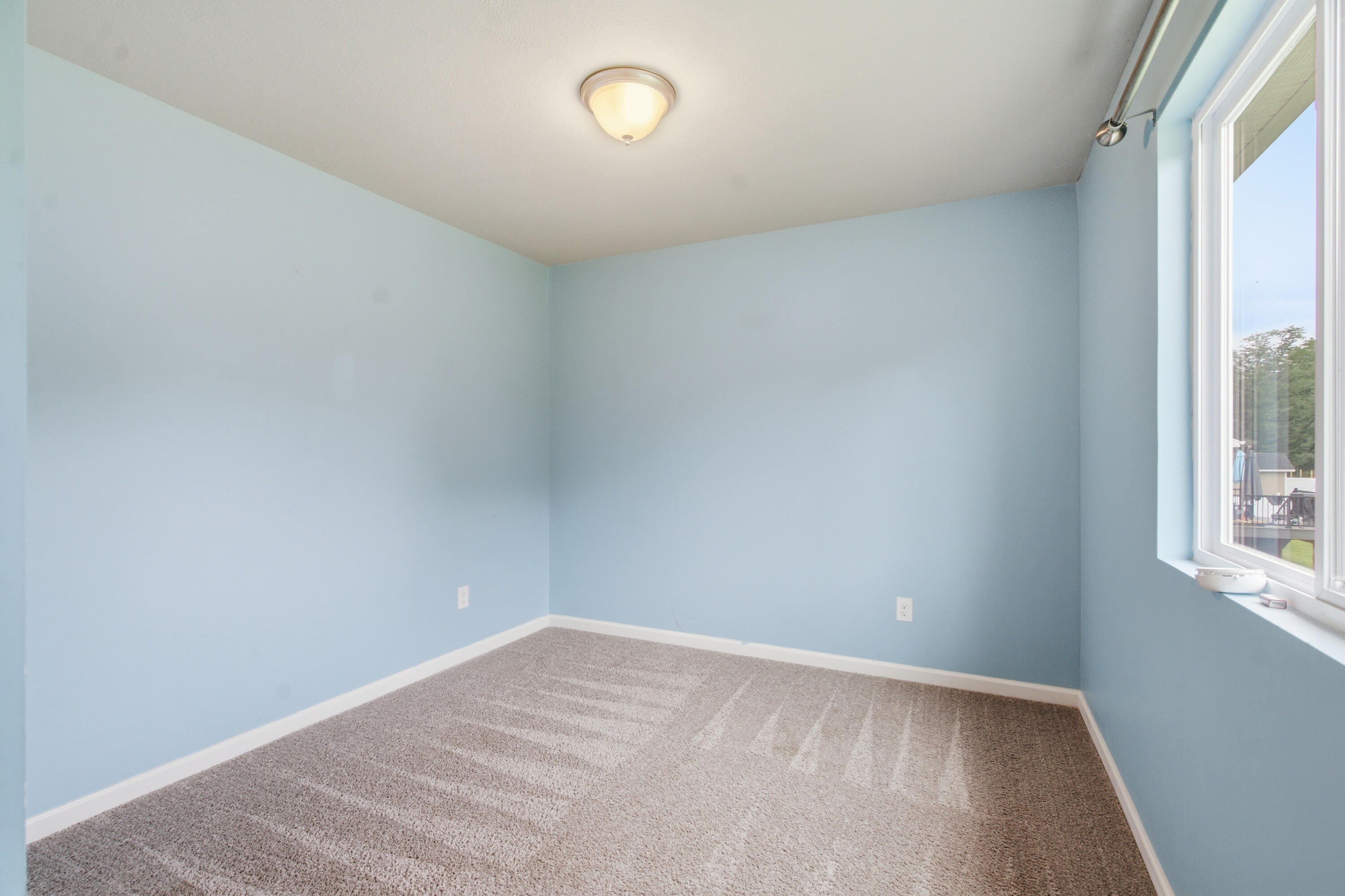 58705 Pond View Lane Property Photo 24