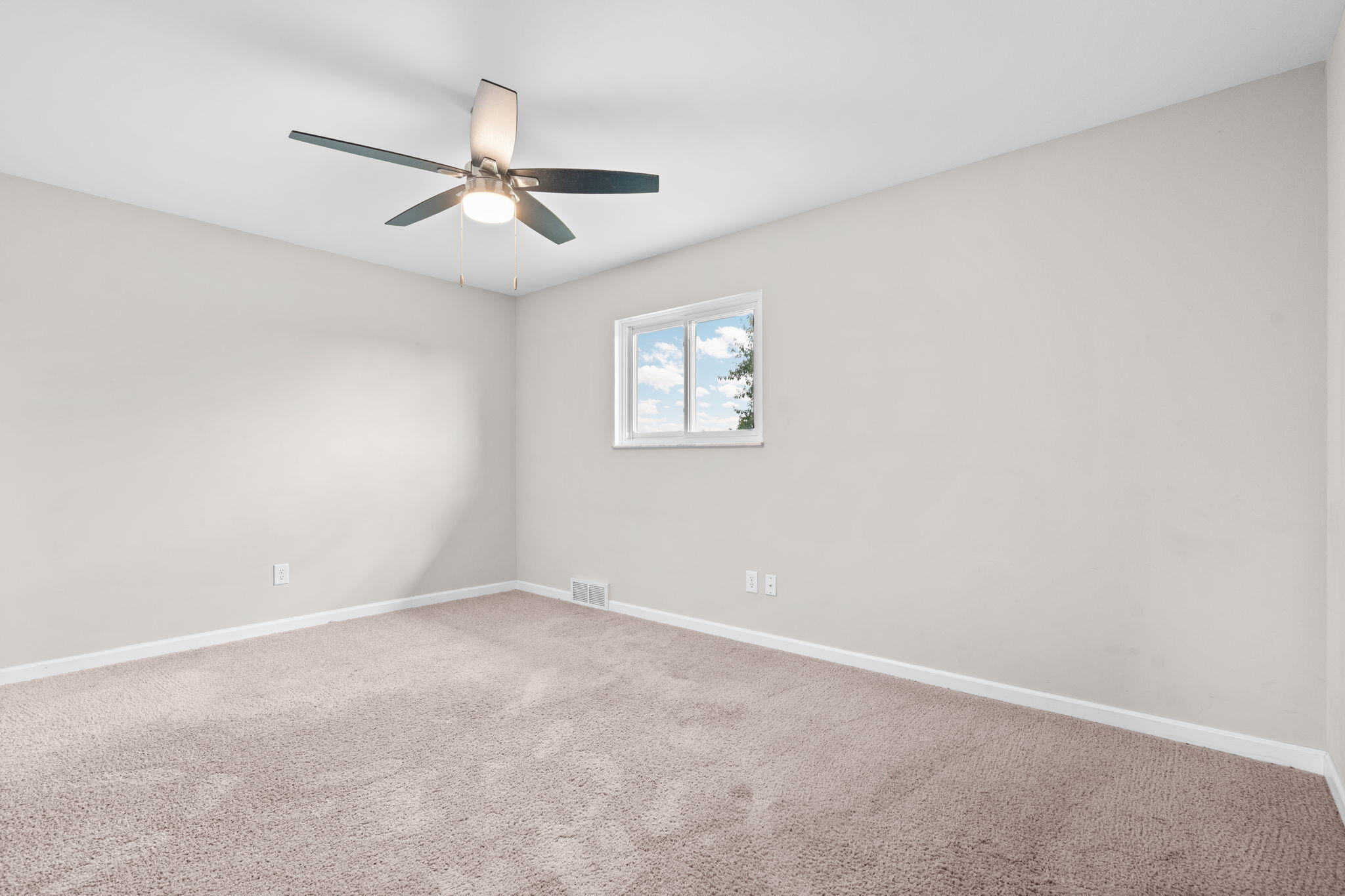 705 W Bemis Road Property Photo 35