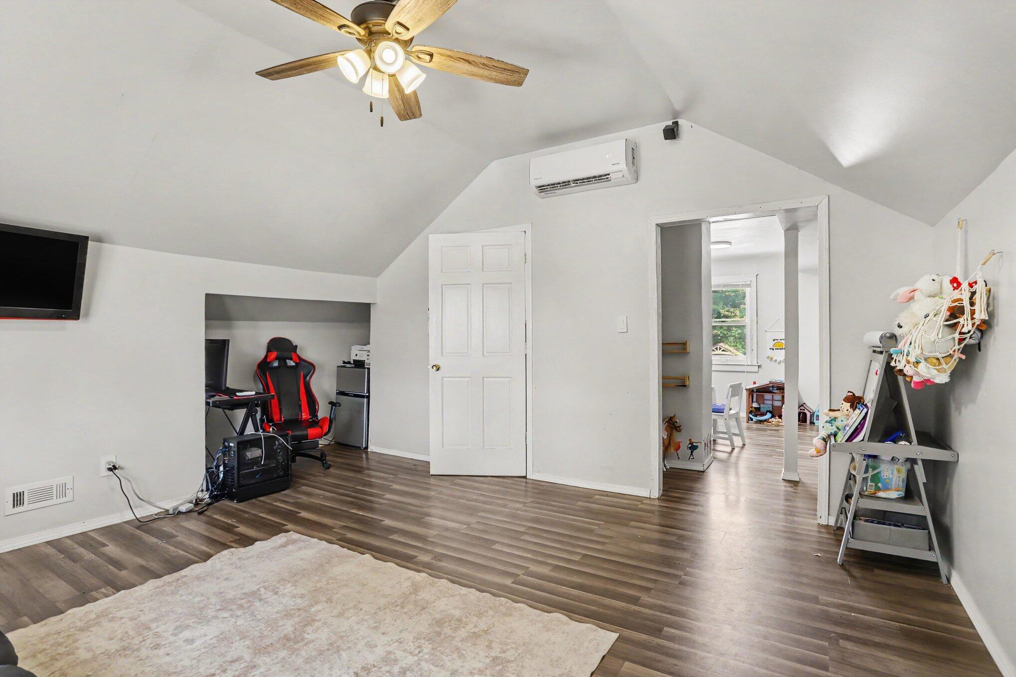 51 N 20th Street N Property Photo 12