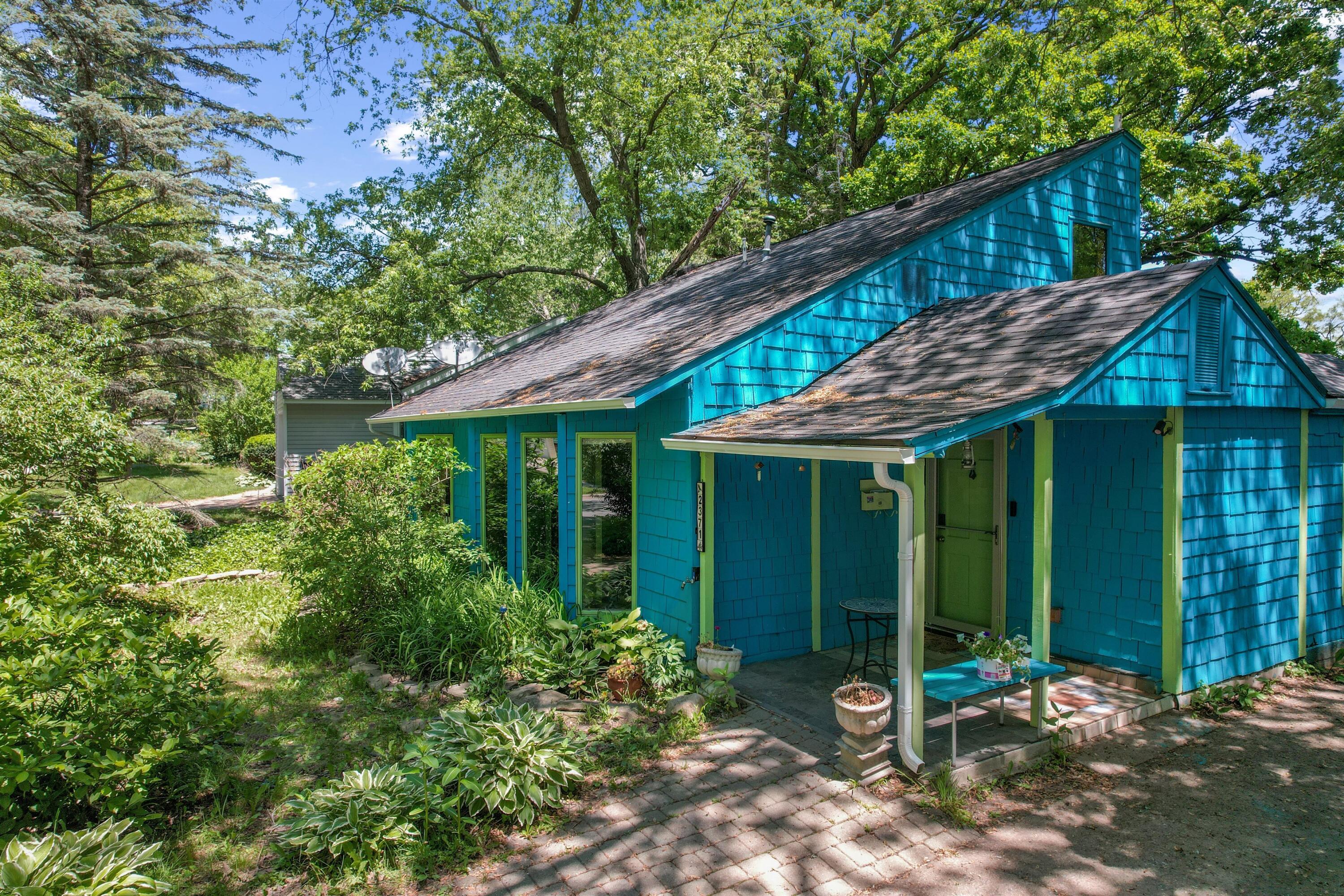 2371 Yost Boulevard Property Photo 1