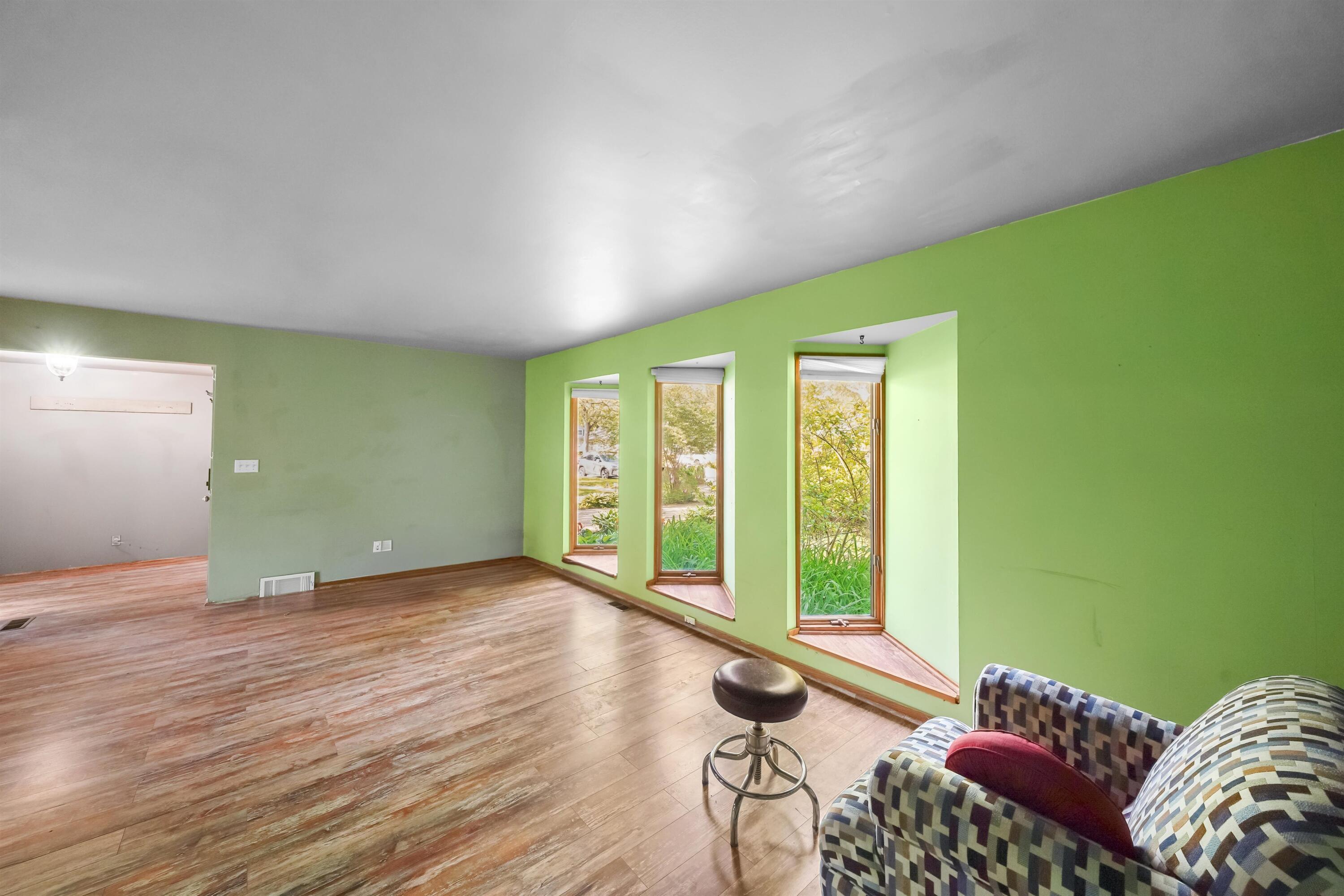 2371 Yost Boulevard Property Photo 4
