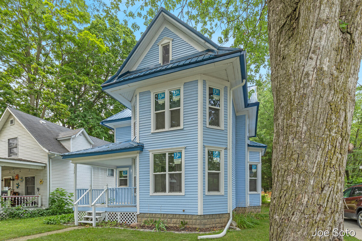 117 E Wright Avenue Property Photo 2
