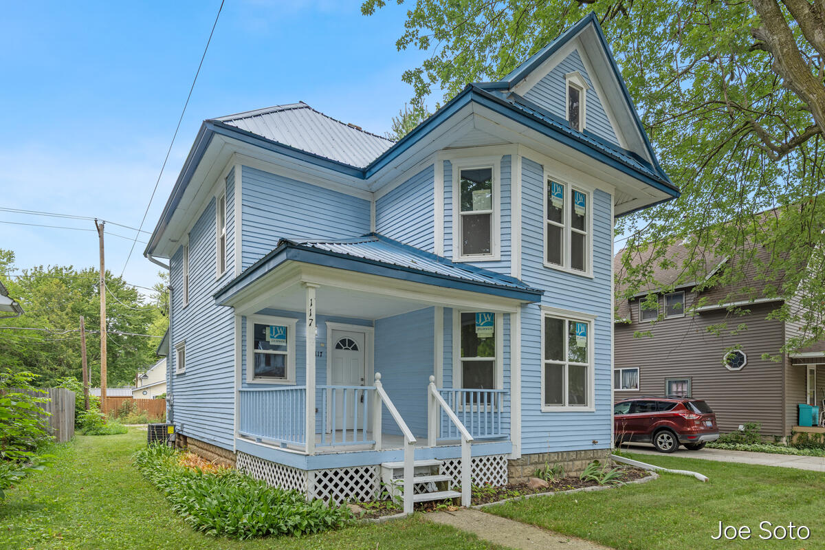 117 E Wright Avenue Property Photo 3