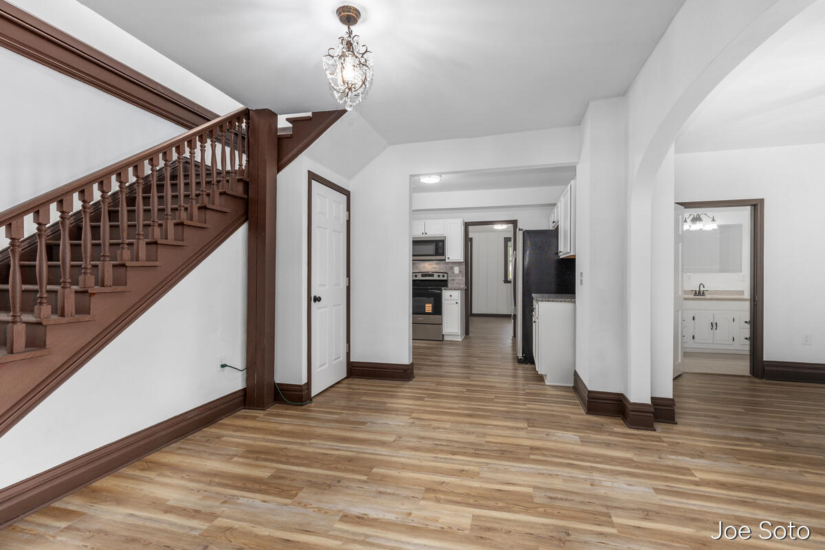 117 E Wright Avenue Property Photo 4