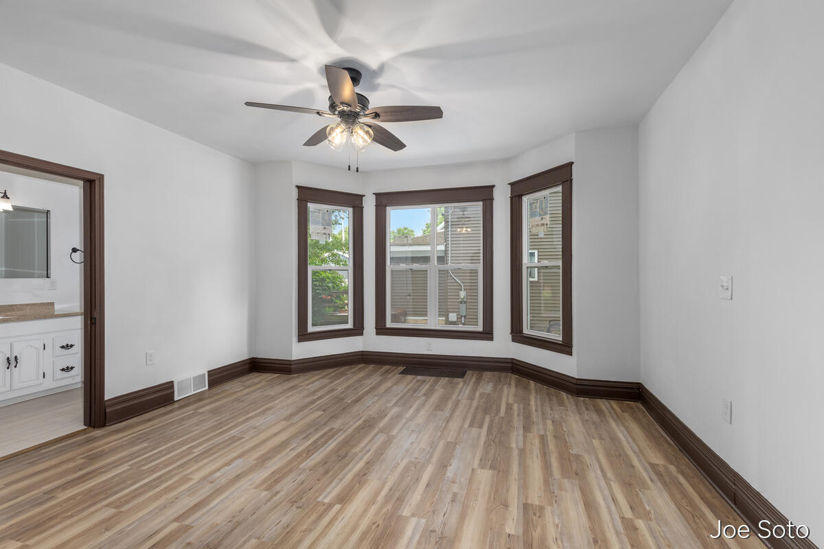 117 E Wright Avenue Property Photo 6