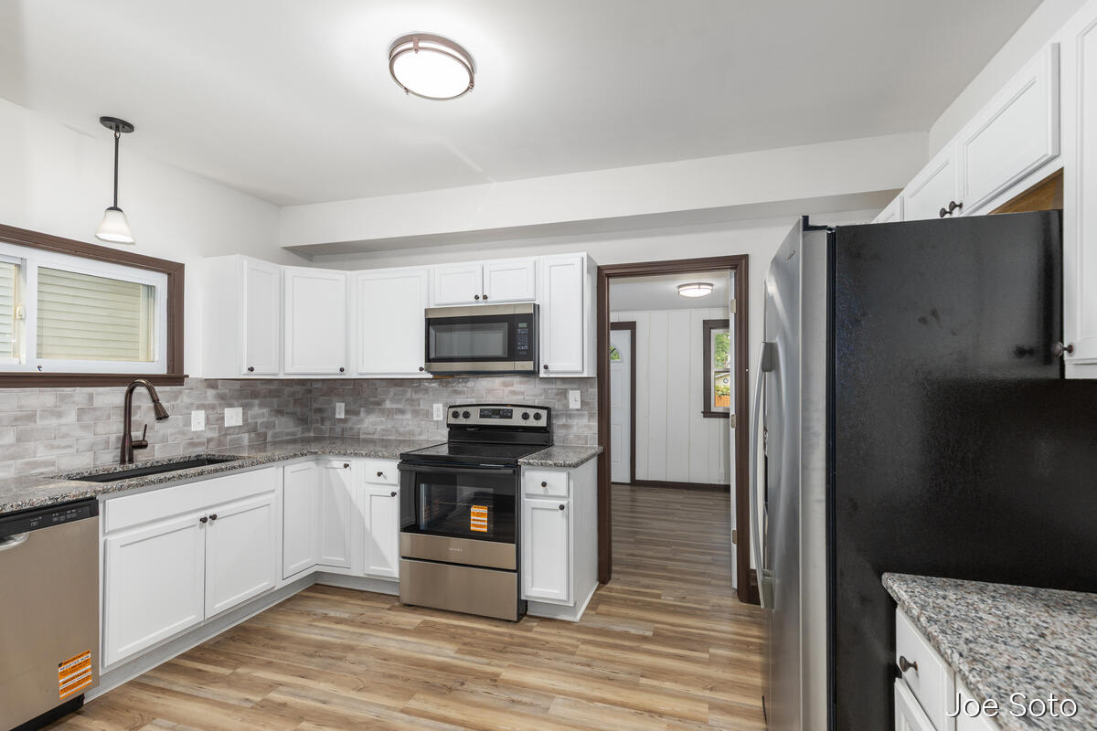 117 E Wright Avenue Property Photo 9