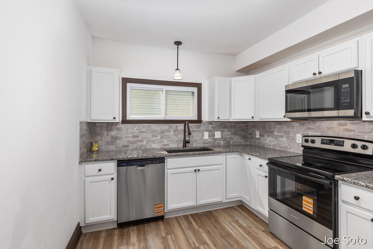 117 E Wright Avenue Property Photo 10