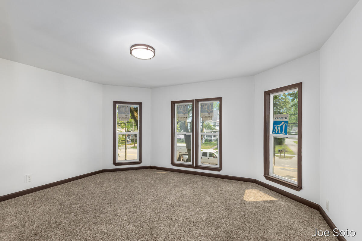 117 E Wright Avenue Property Photo 20