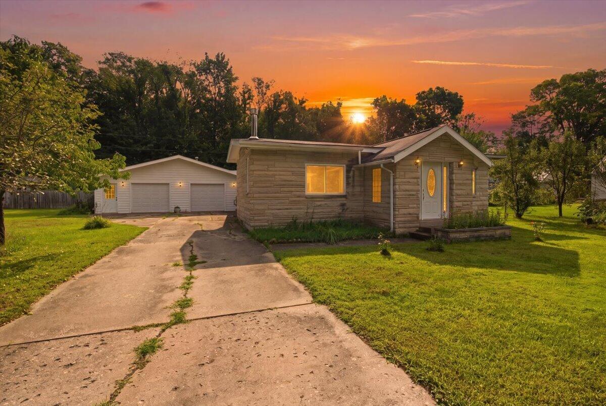9129 3rd Street Property Photo 1