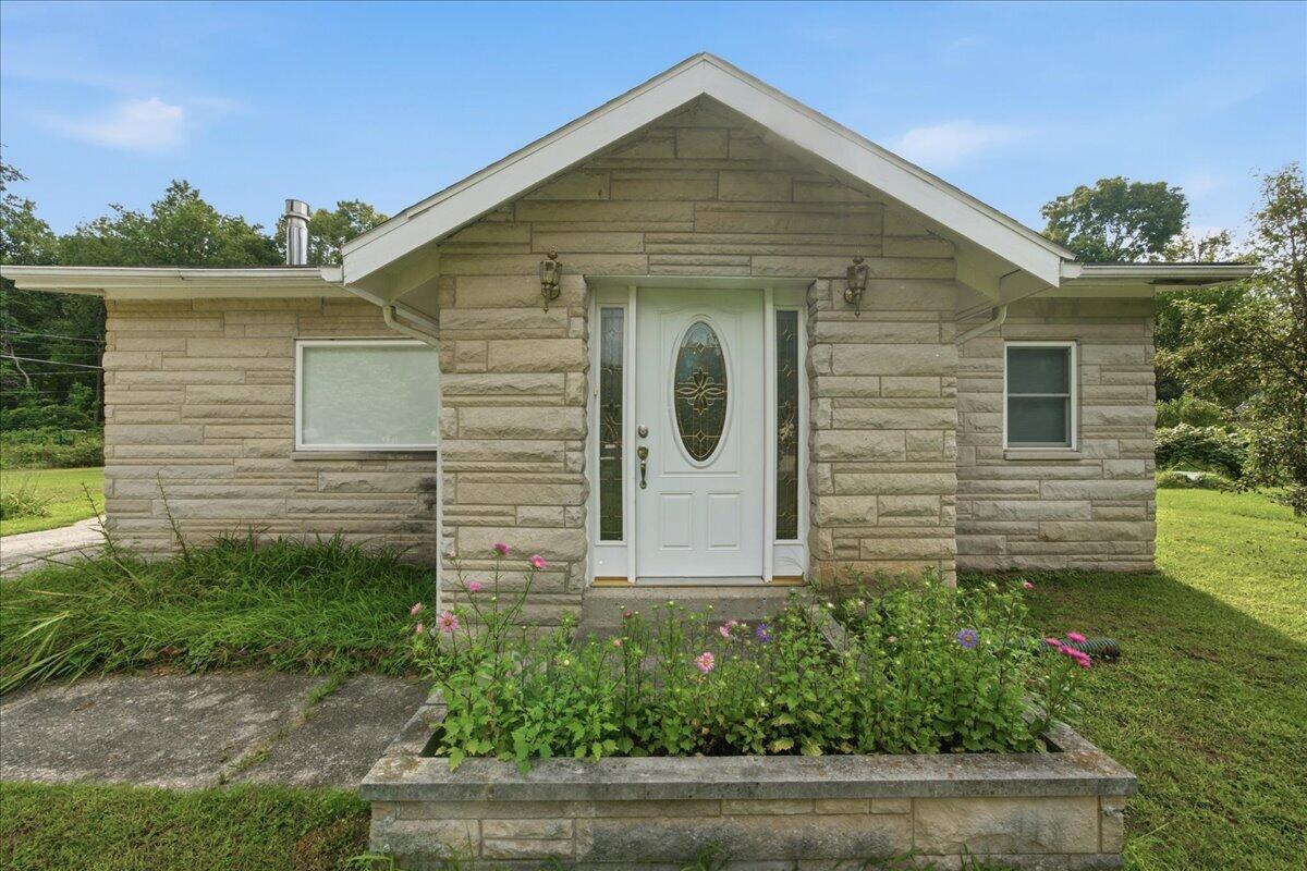 9129 3rd Street Property Photo 2