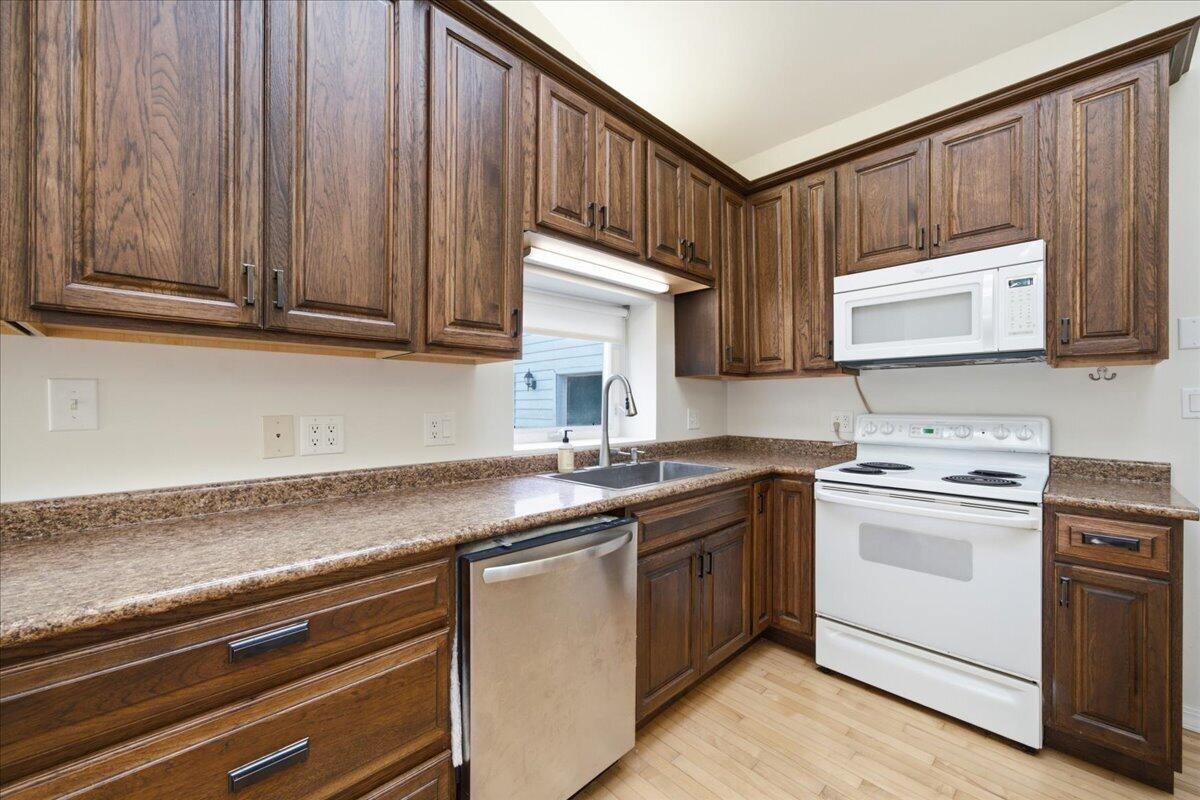 9129 3rd Street Property Photo 11