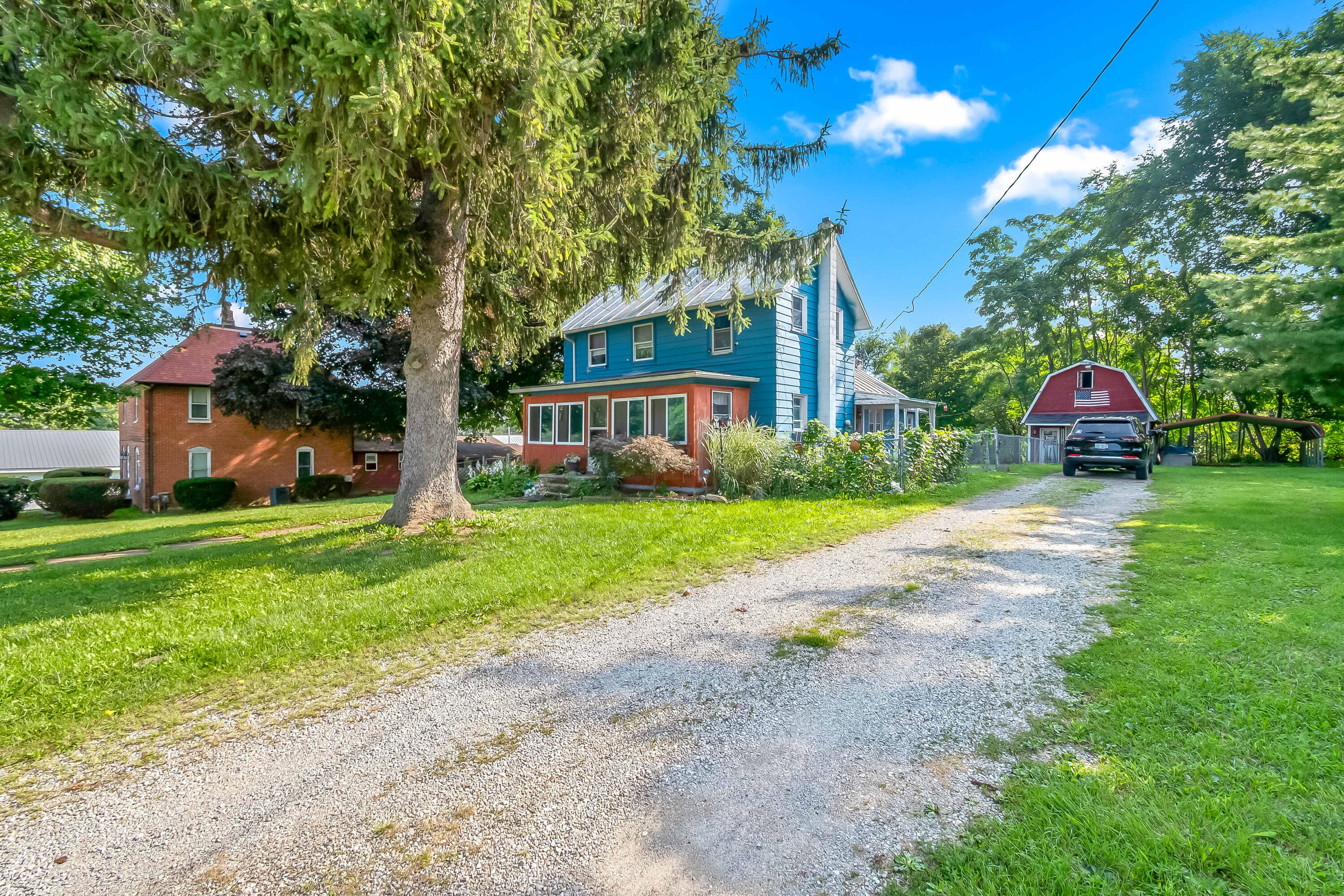 321 S Main Street Property Photo 4