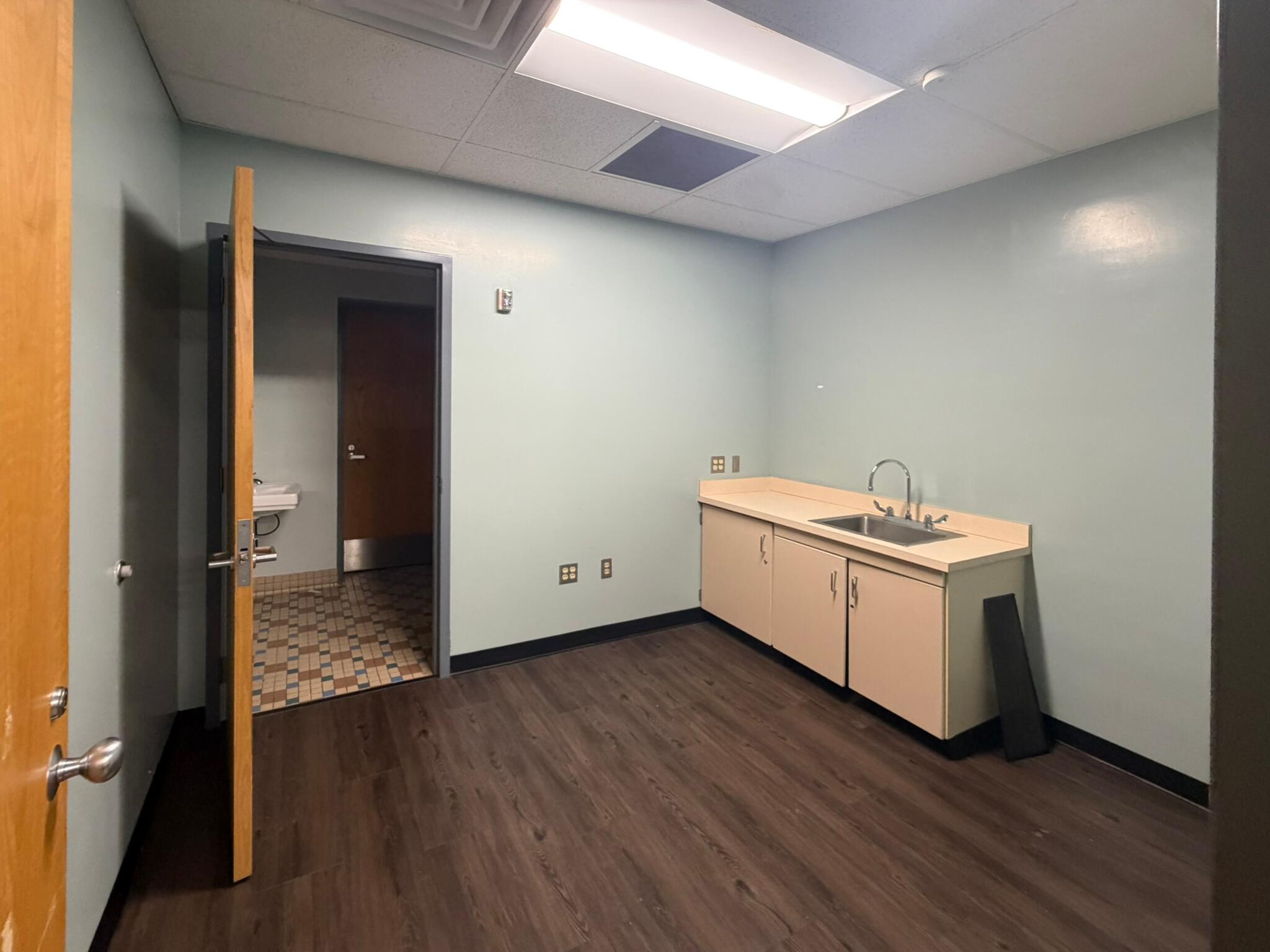 300 E Cass Street 220 Property Photo 17