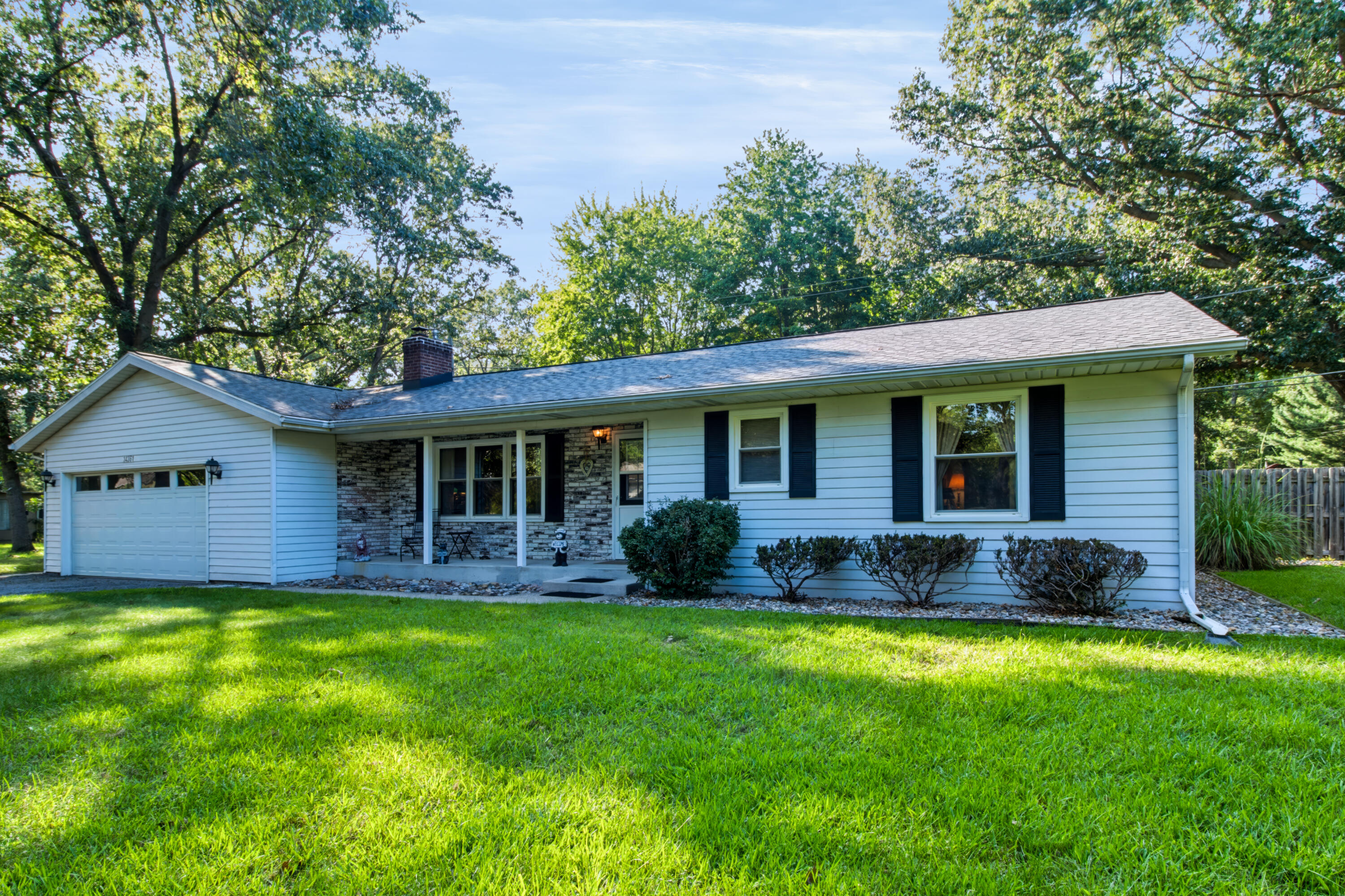 14361 Maple Drive Property Photo 1