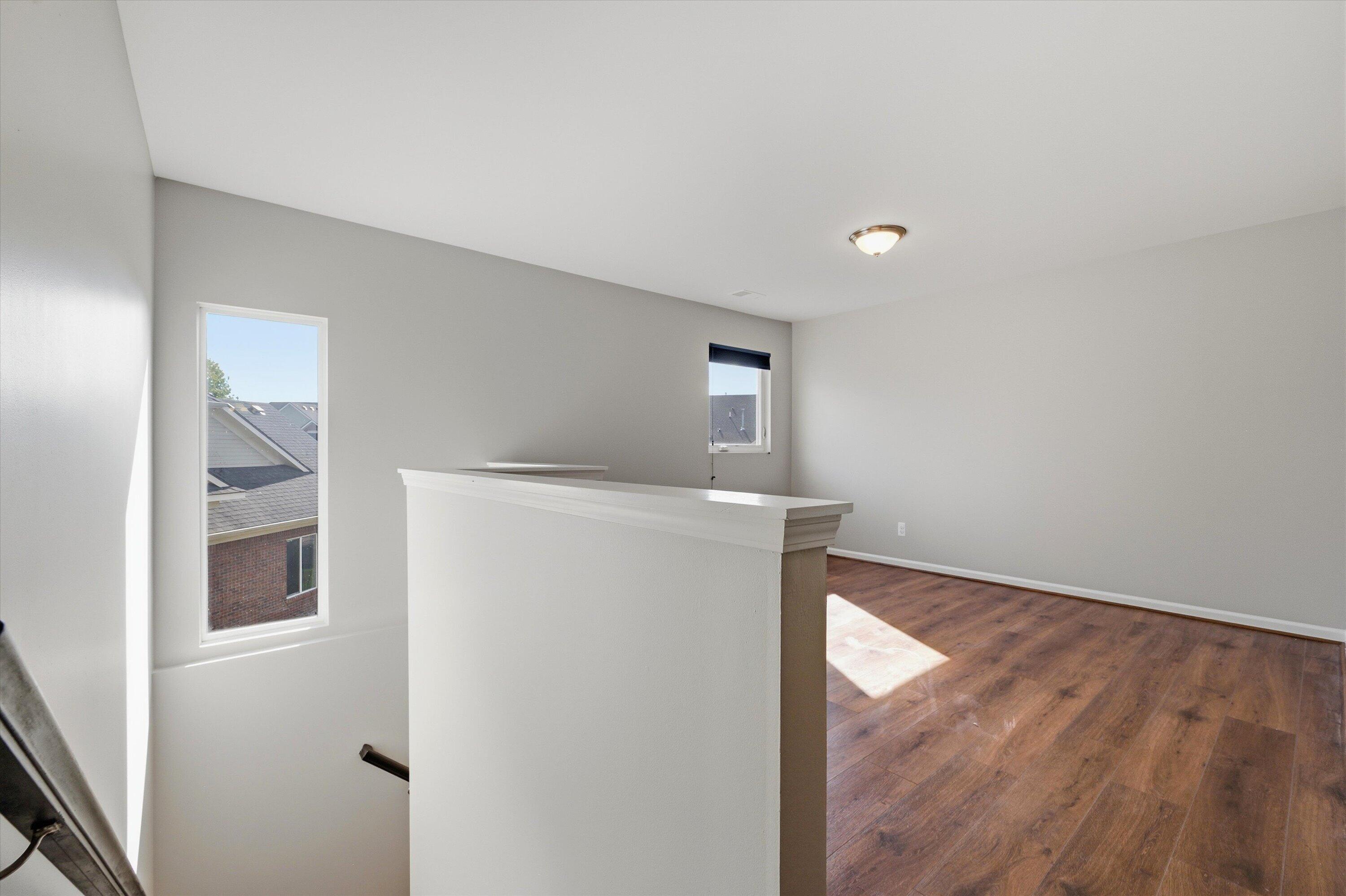29442 Woodpark Circle Property Photo 5
