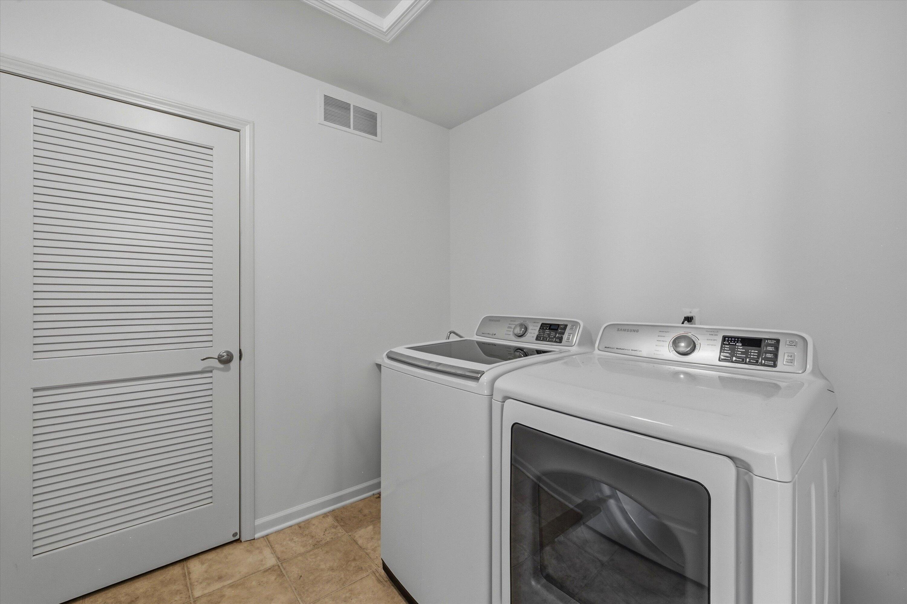29442 Woodpark Circle Property Photo 7