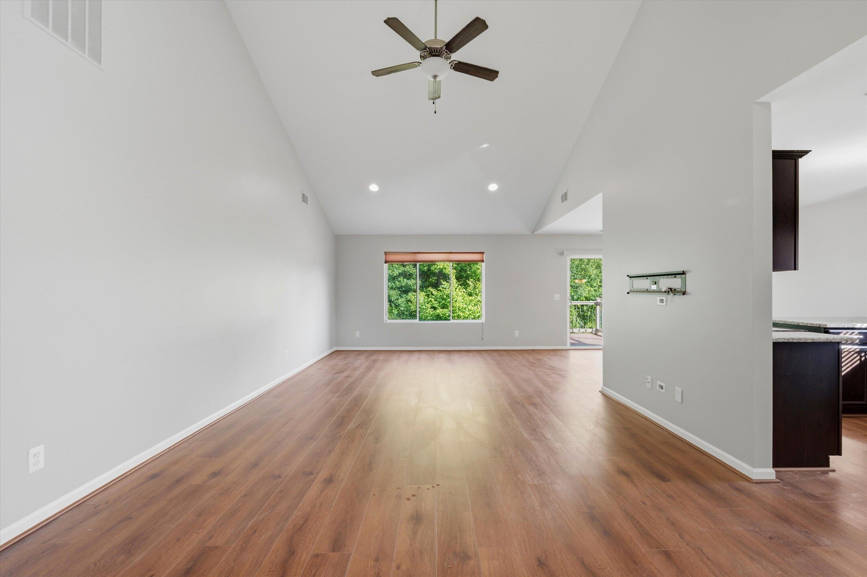 29442 Woodpark Circle Property Photo 9