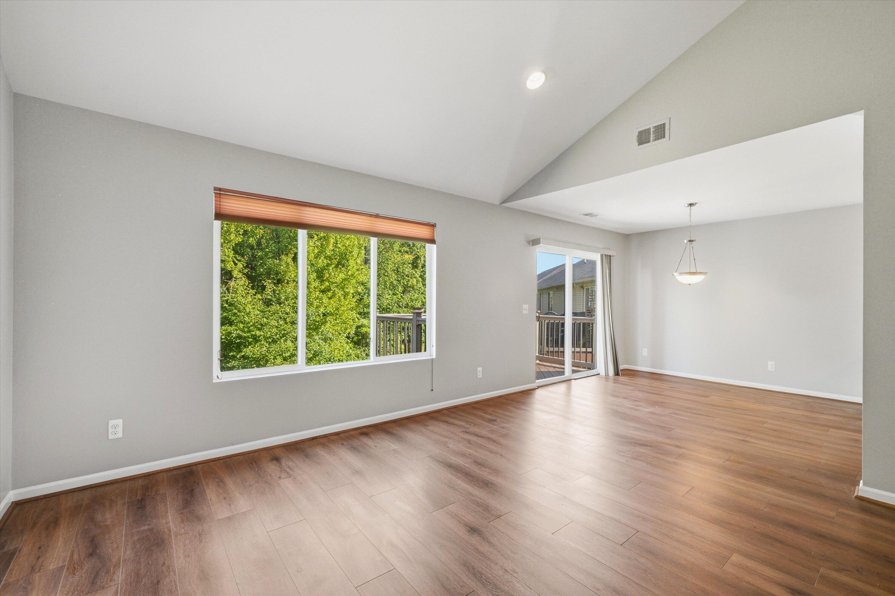 29442 Woodpark Circle Property Photo 11