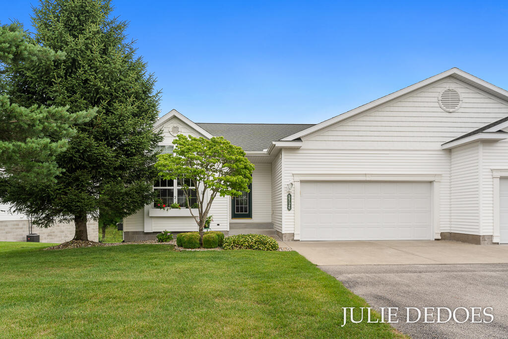 5726 N Turning Leaf Way Property Photo 1