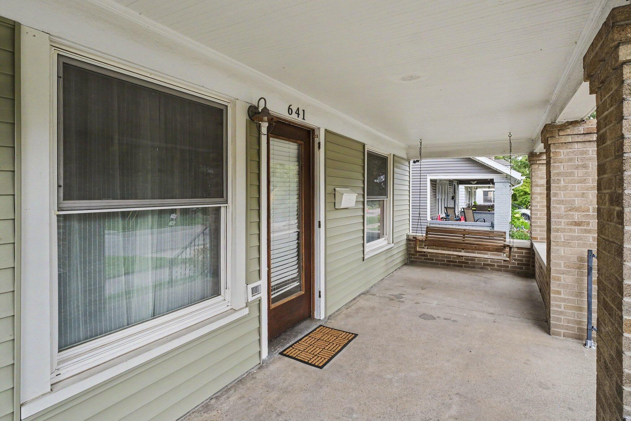 641 Lincoln Avenue Nw Property Photo 3