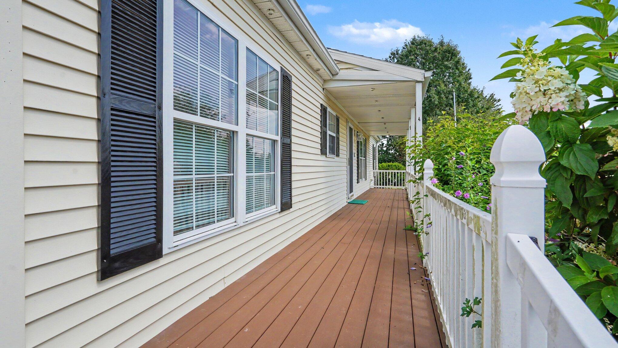 1082 Azalea Drive Property Photo 3