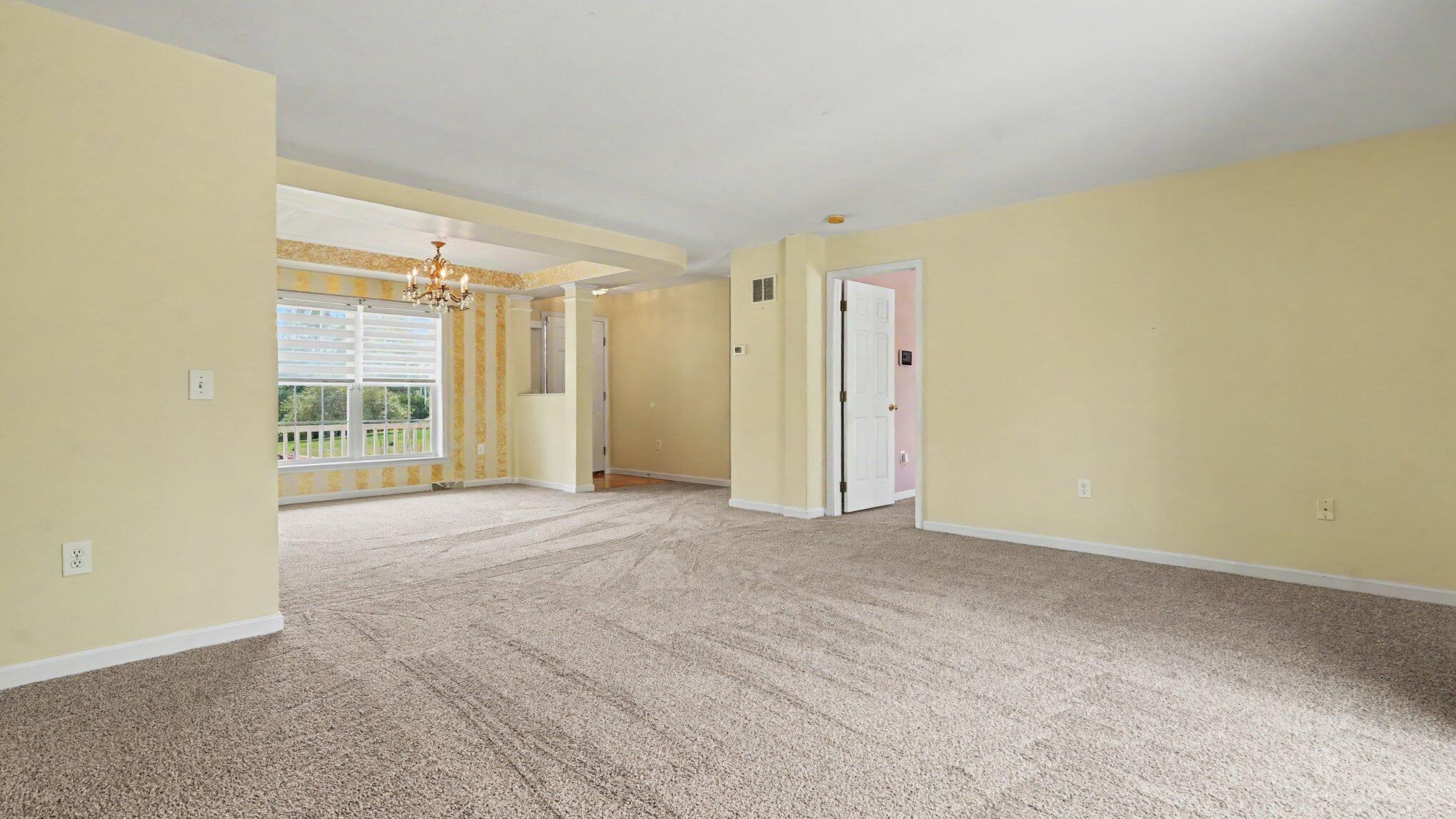 1082 Azalea Drive Property Photo 4