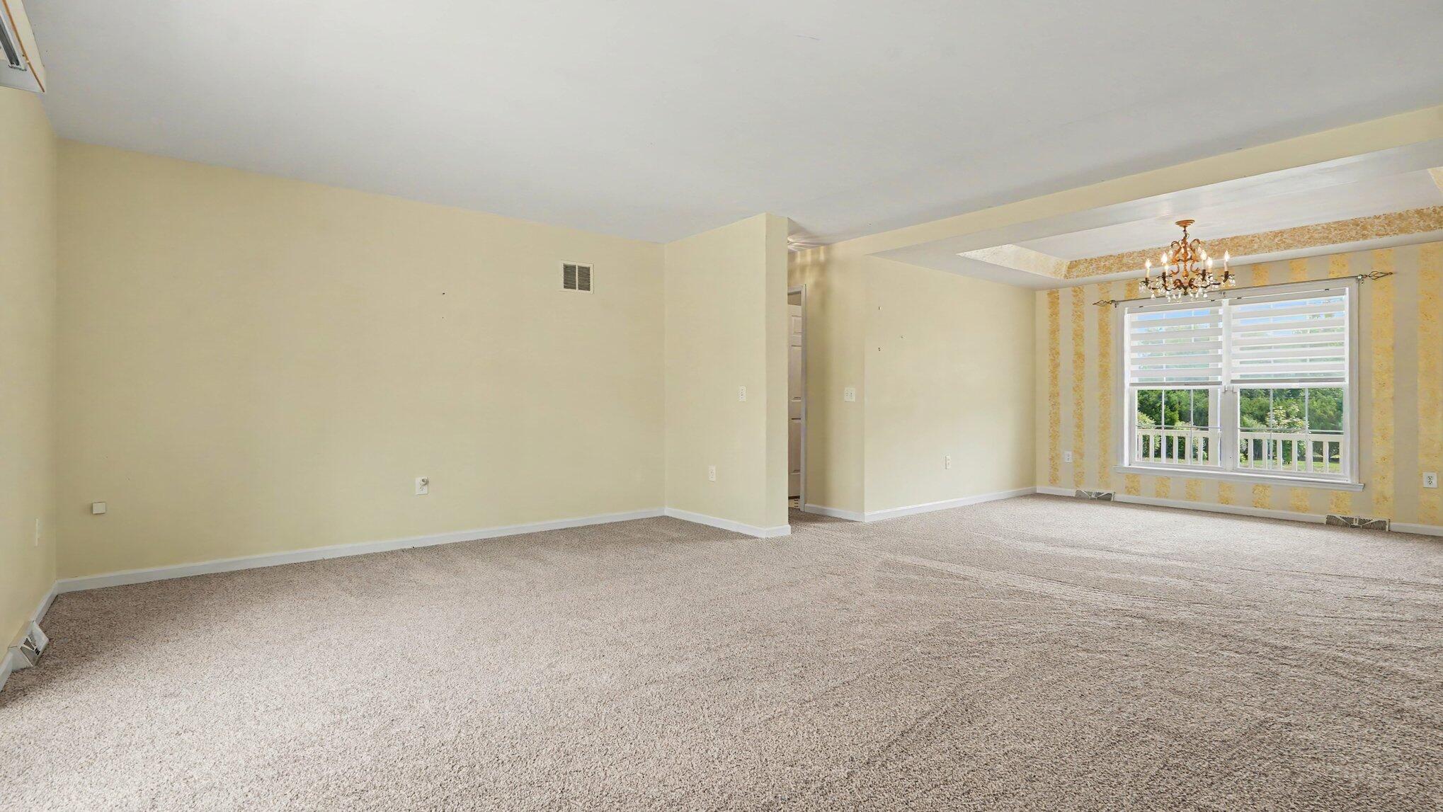 1082 Azalea Drive Property Photo 5