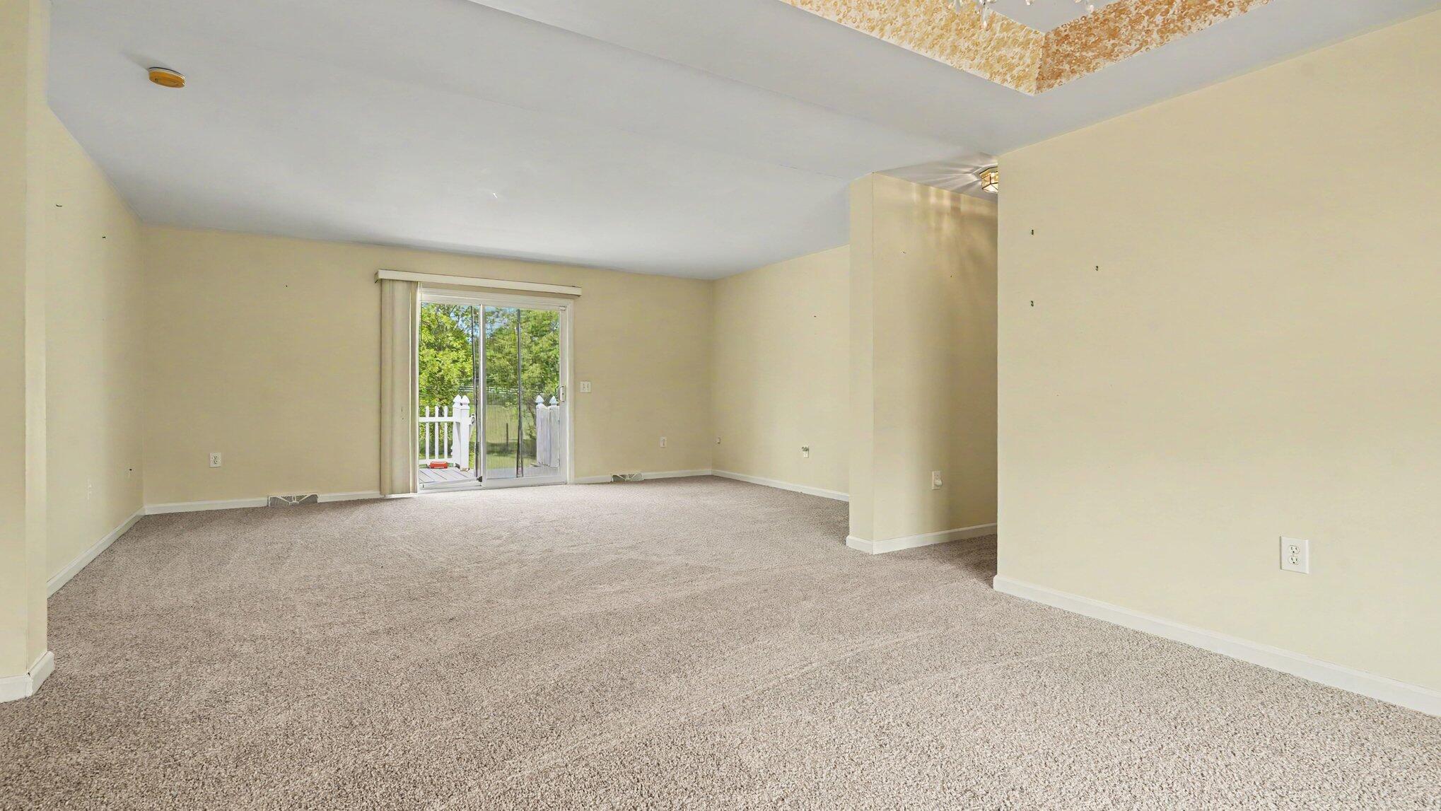 1082 Azalea Drive Property Photo 6