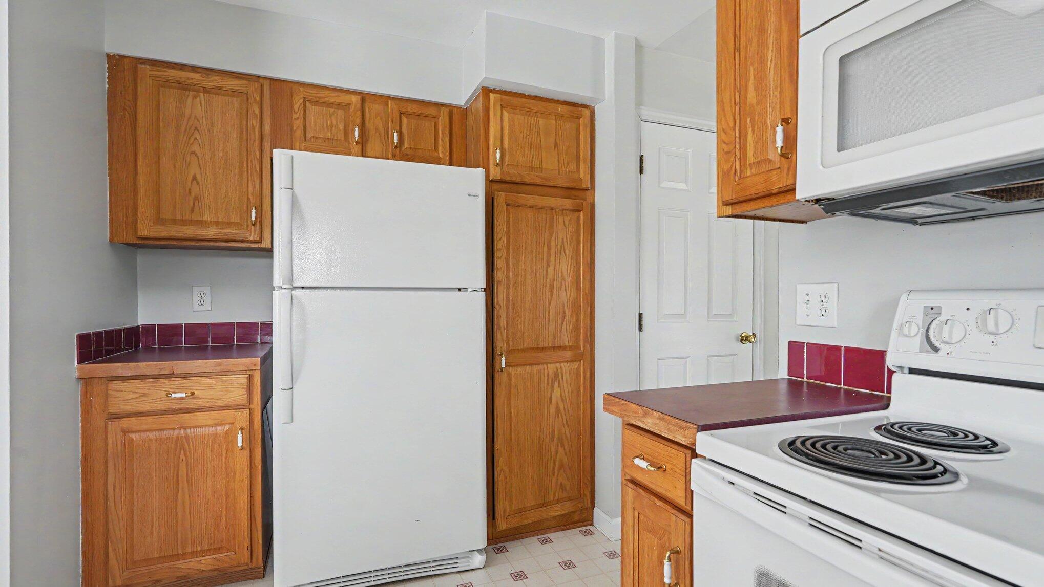 1082 Azalea Drive Property Photo 8