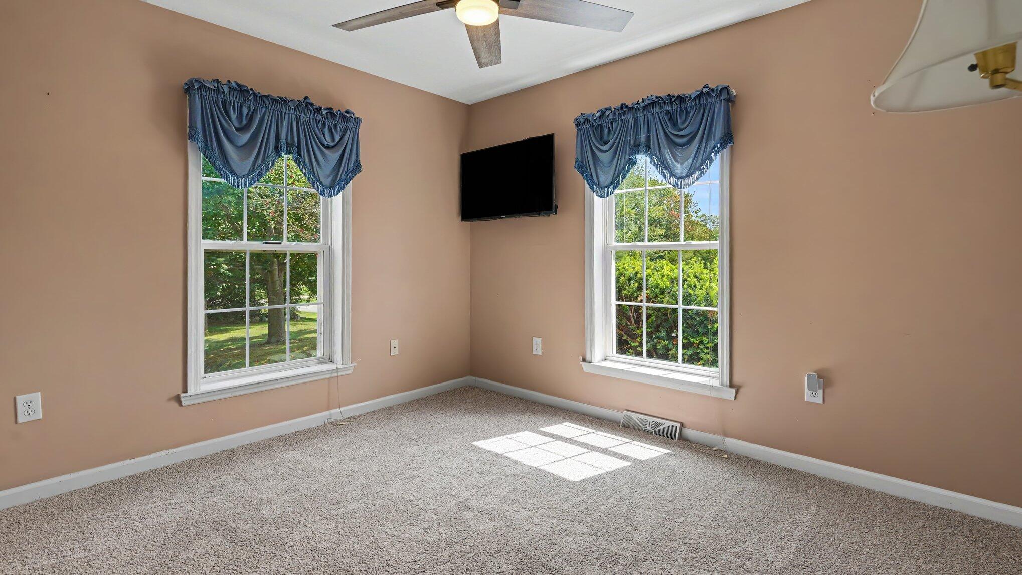 1082 Azalea Drive Property Photo 14