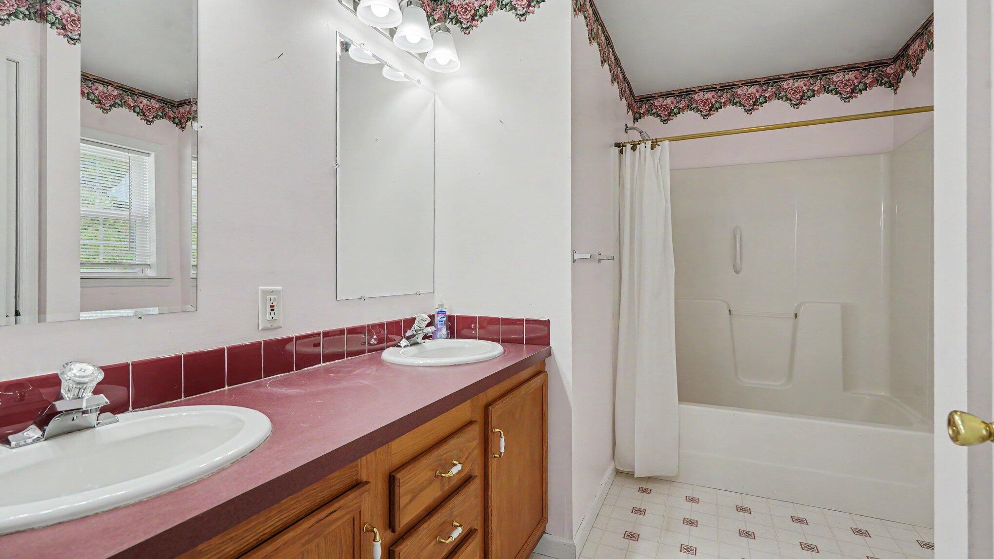 1082 Azalea Drive Property Photo 17