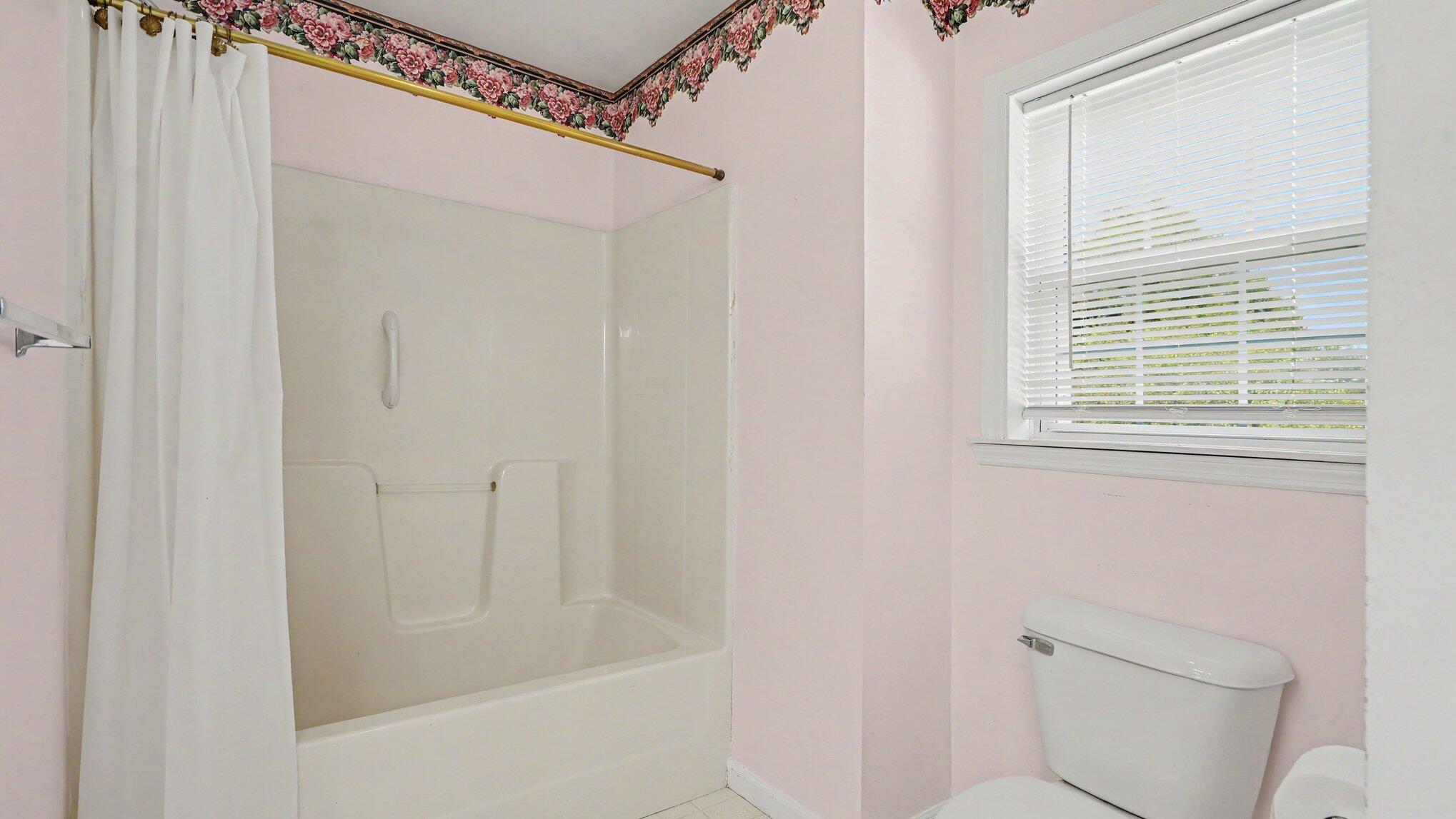 1082 Azalea Drive Property Photo 18