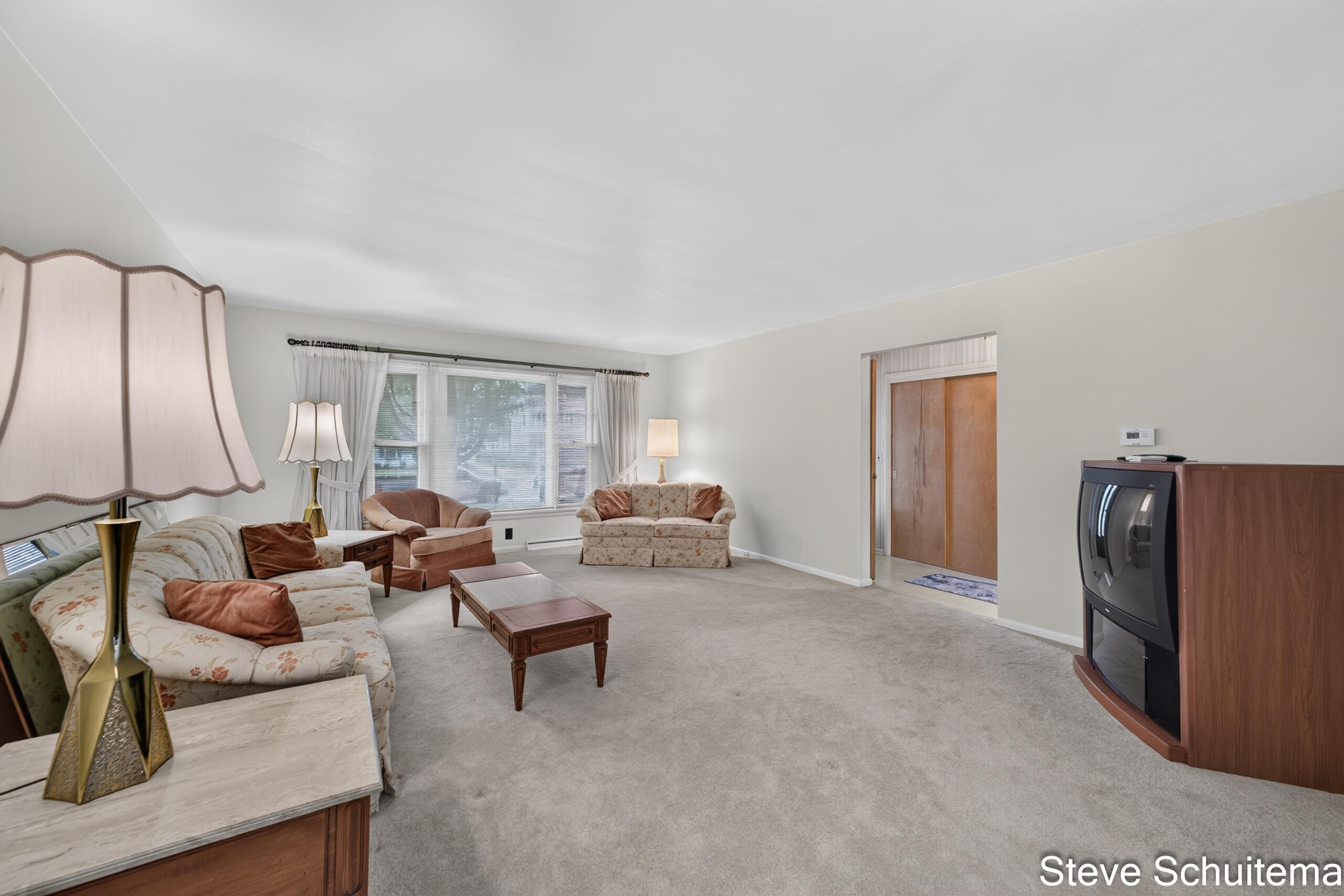 928 S Division Street Property Photo 9