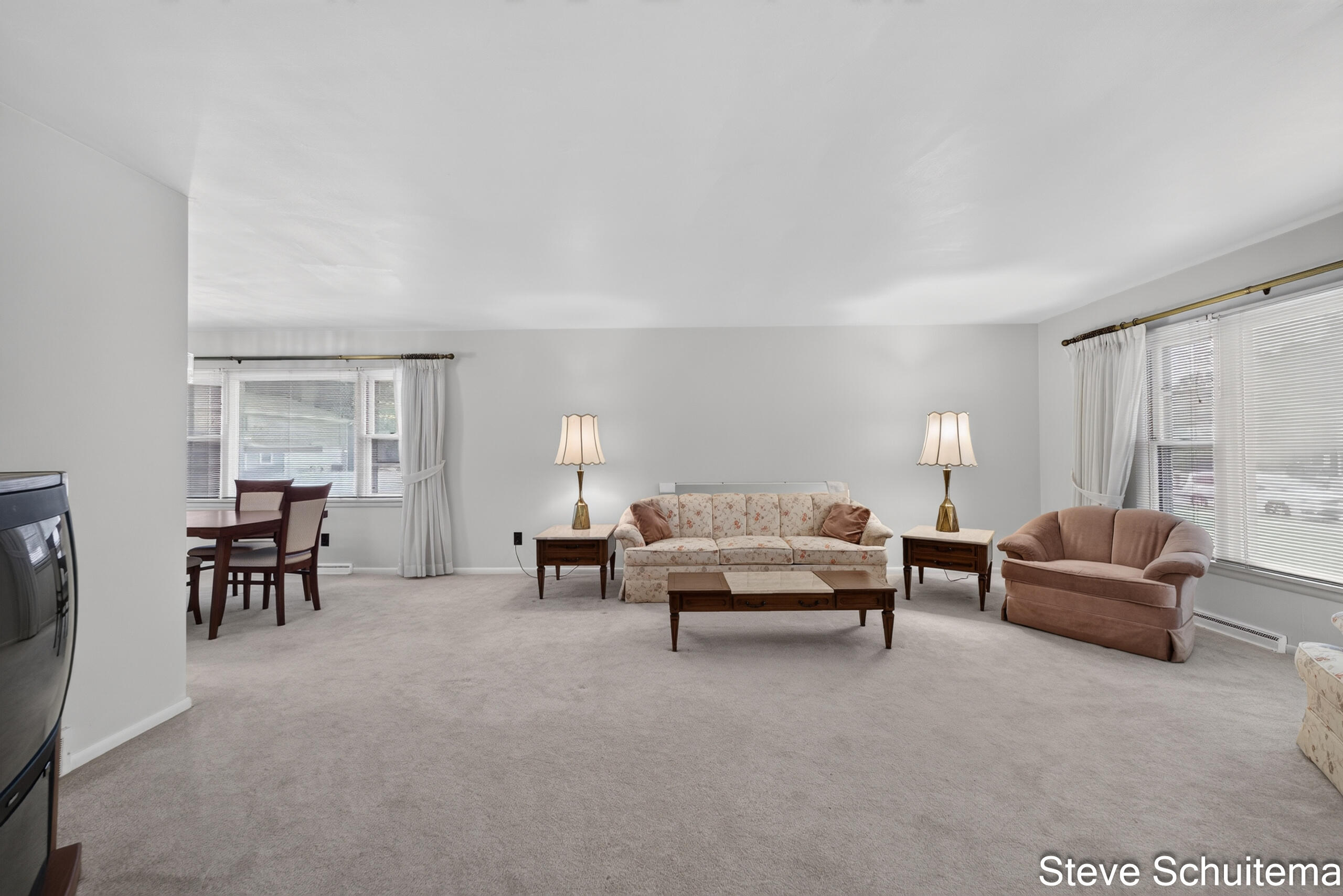 928 S Division Street Property Photo 11