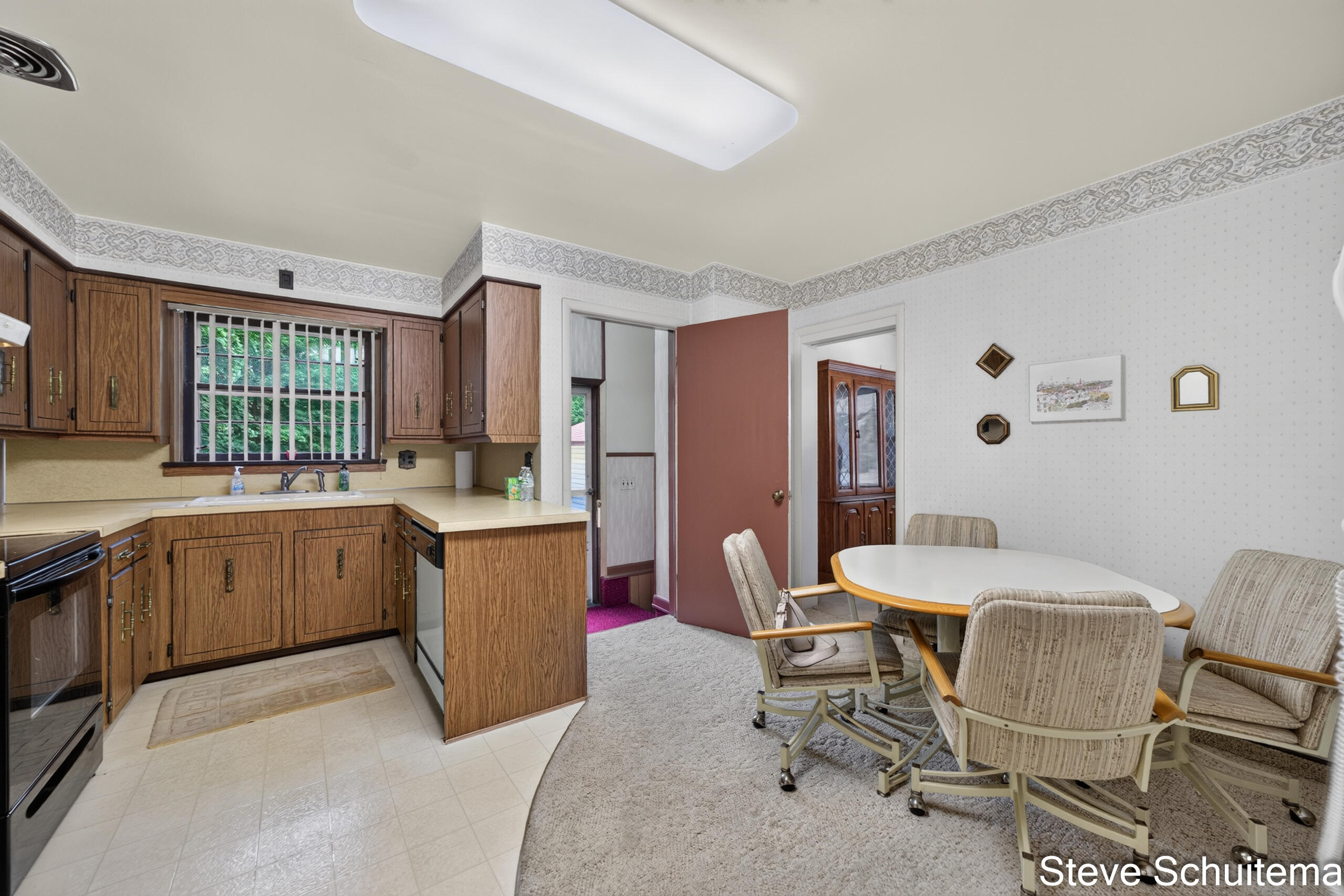 928 S Division Street Property Photo 15