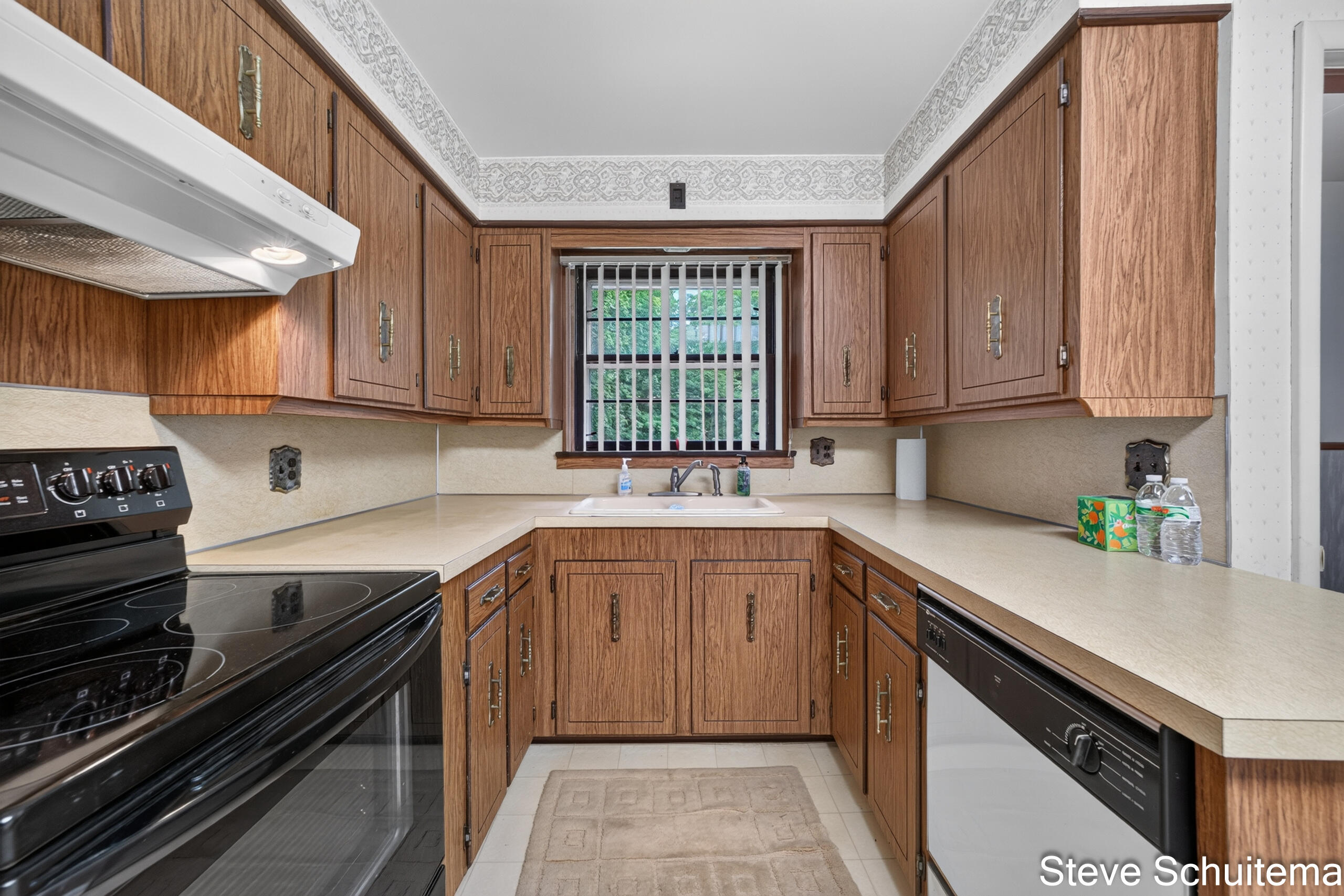 928 S Division Street Property Photo 16