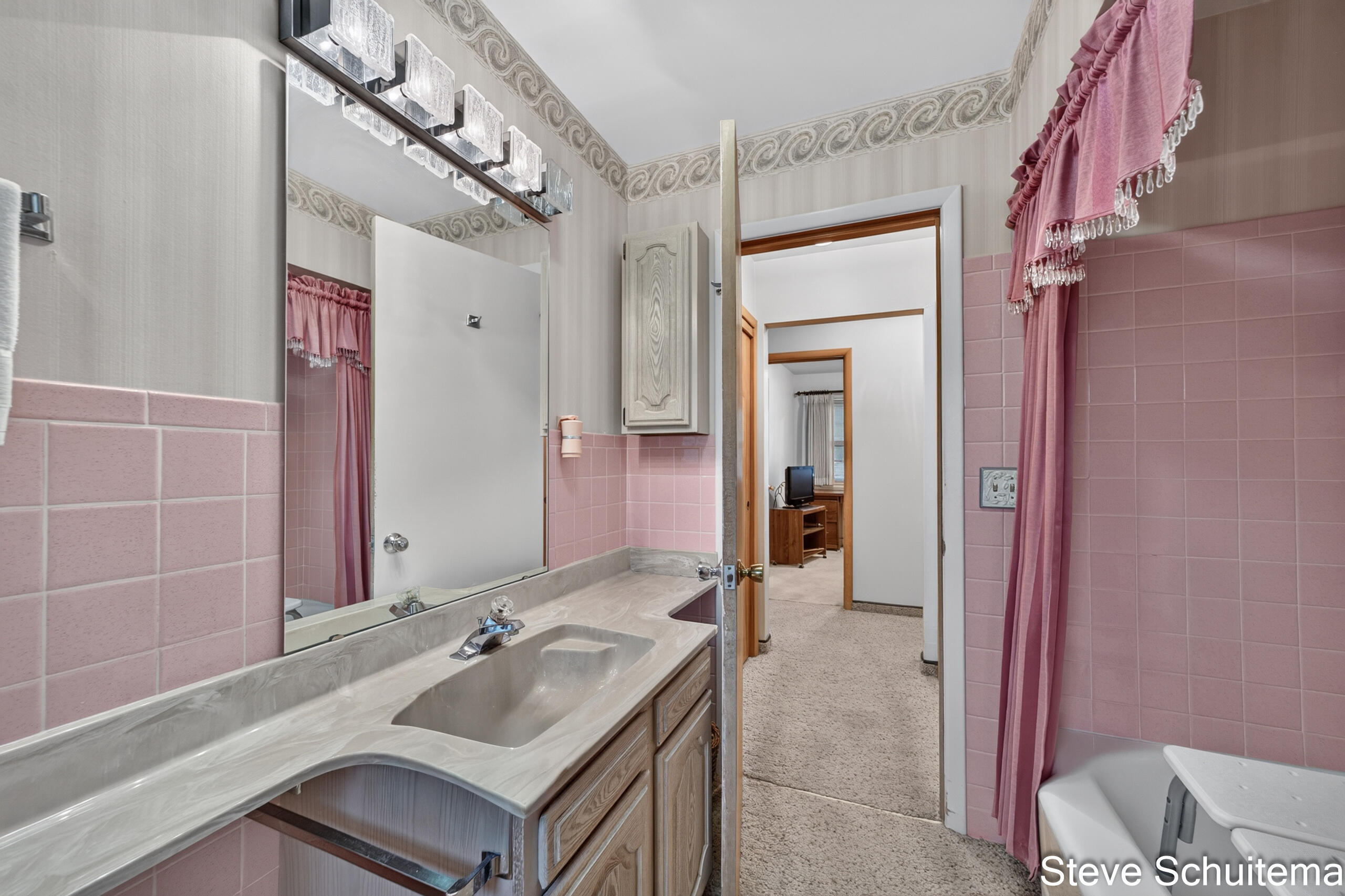 928 S Division Street Property Photo 21