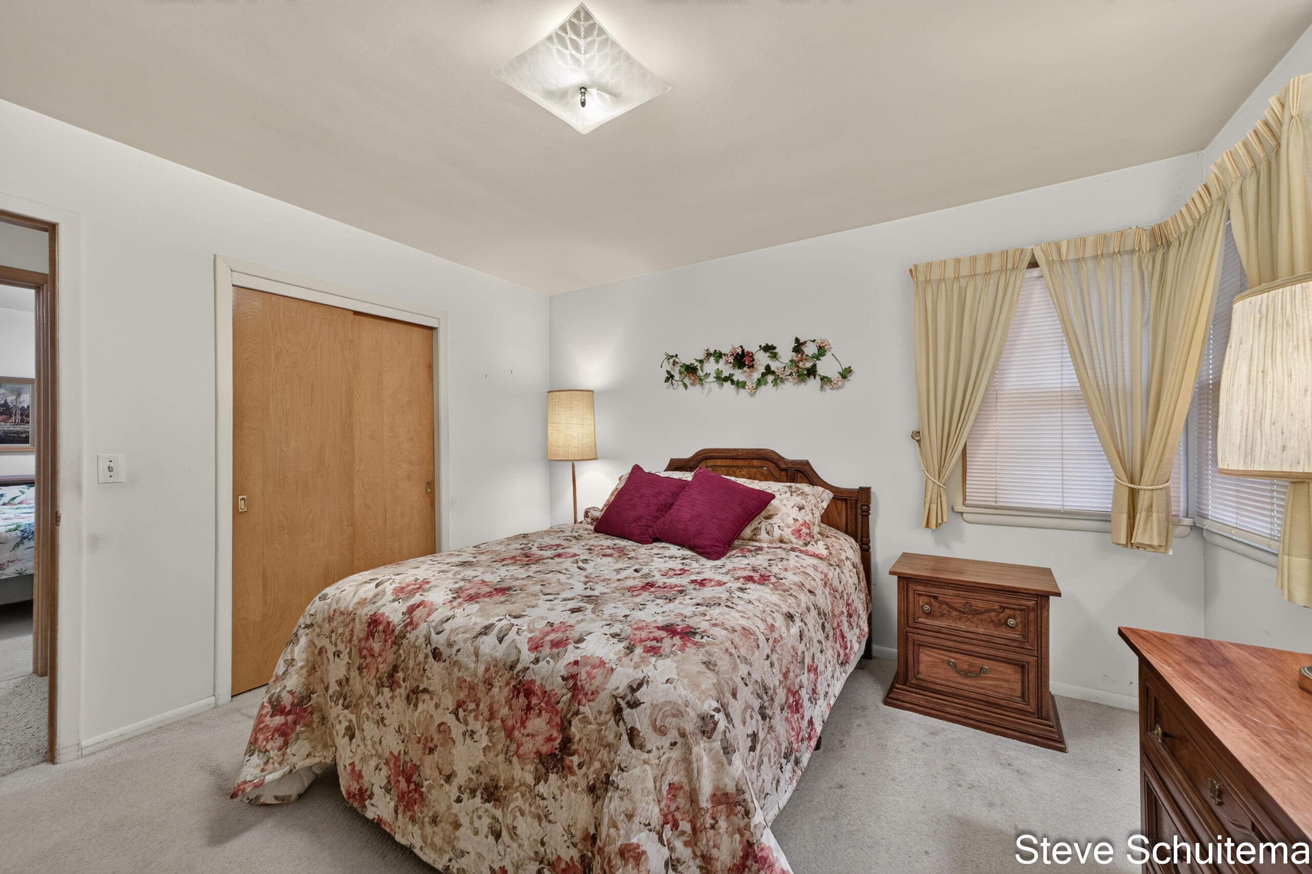 928 S Division Street Property Photo 24