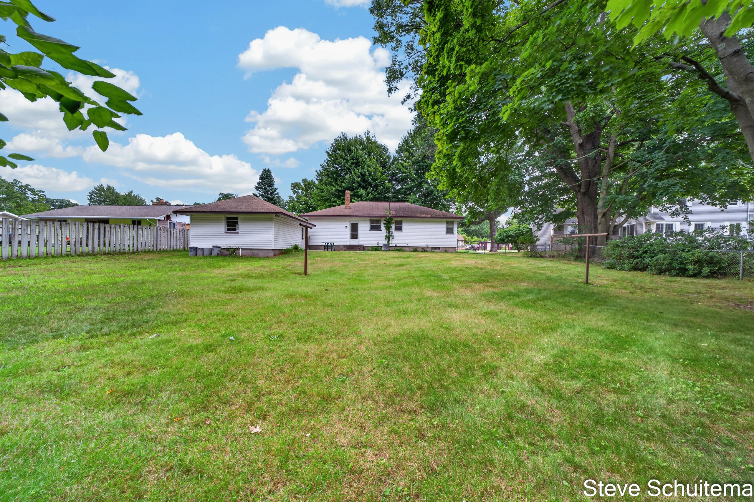 928 S Division Street Property Photo 35