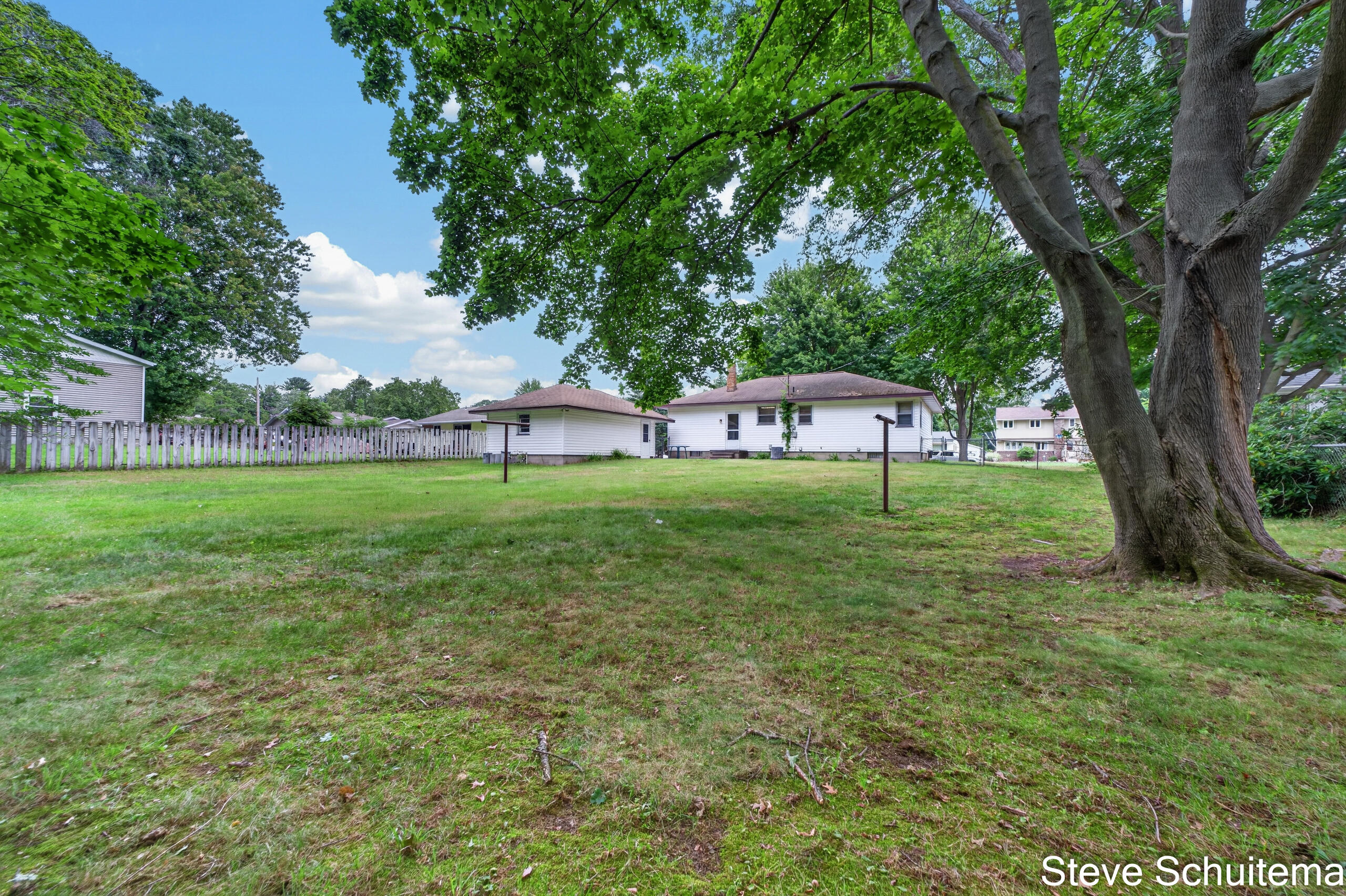 928 S Division Street Property Photo 37