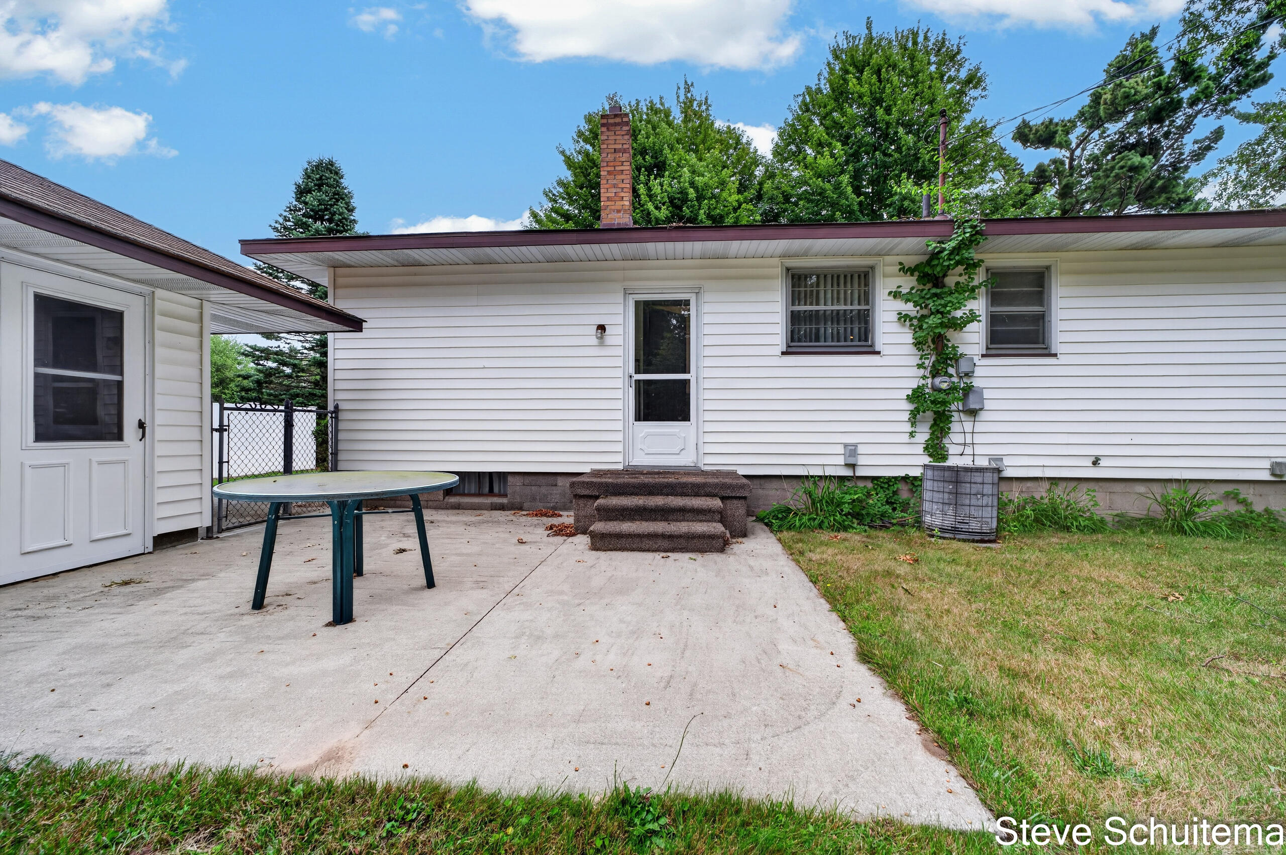 928 S Division Street Property Photo 39