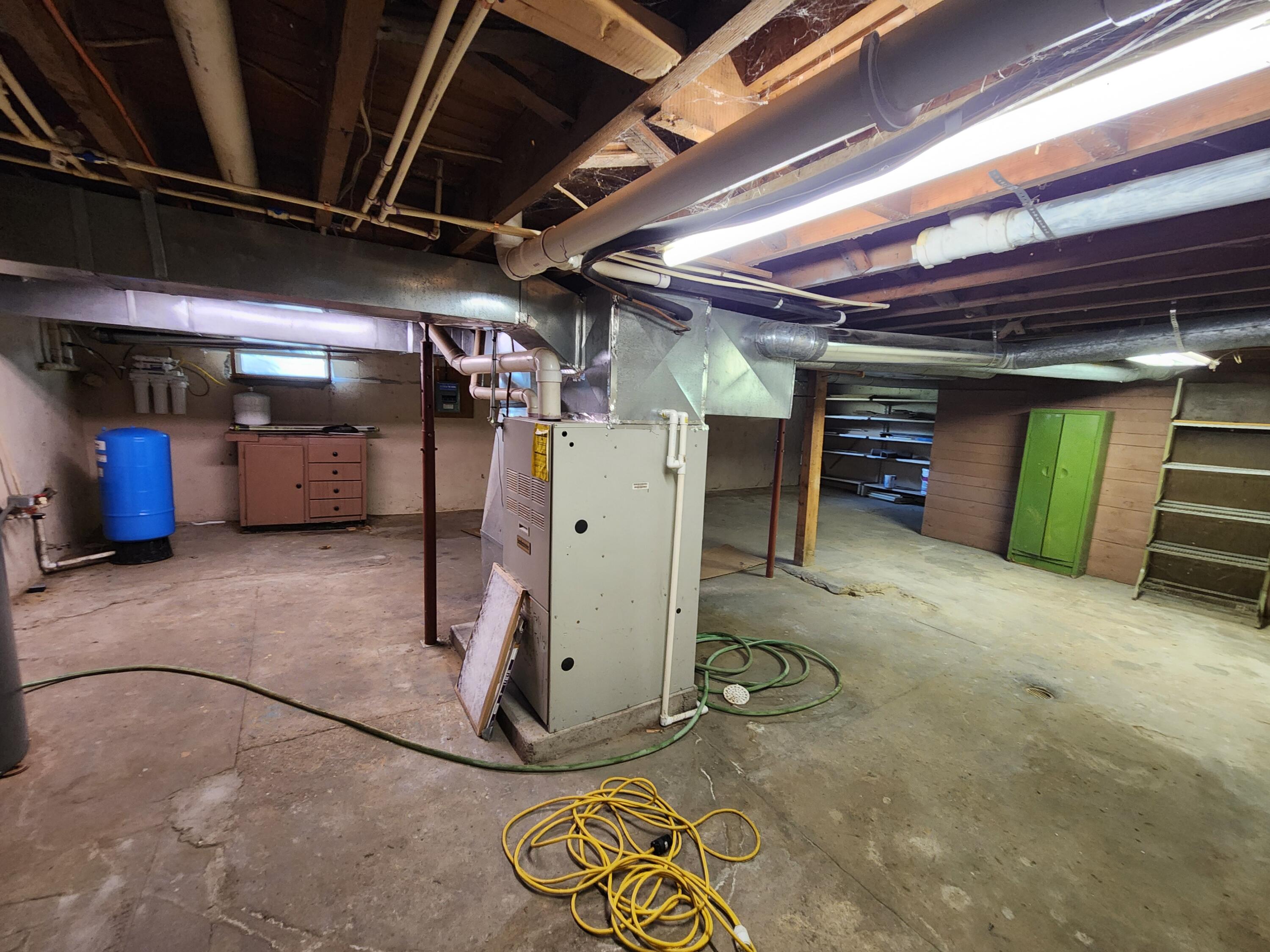 347 W Foss Avenue Property Photo 24