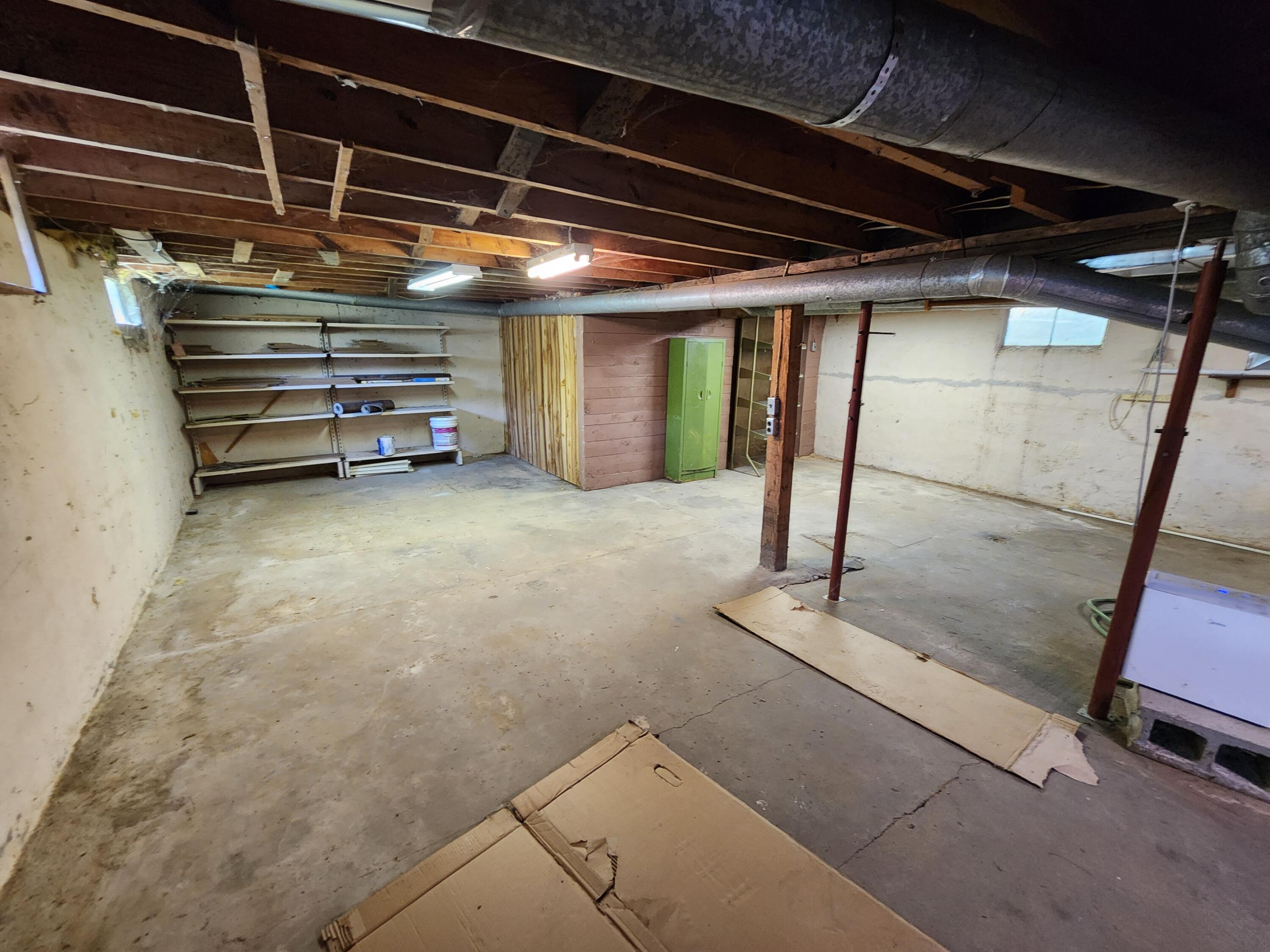 347 W Foss Avenue Property Photo 25